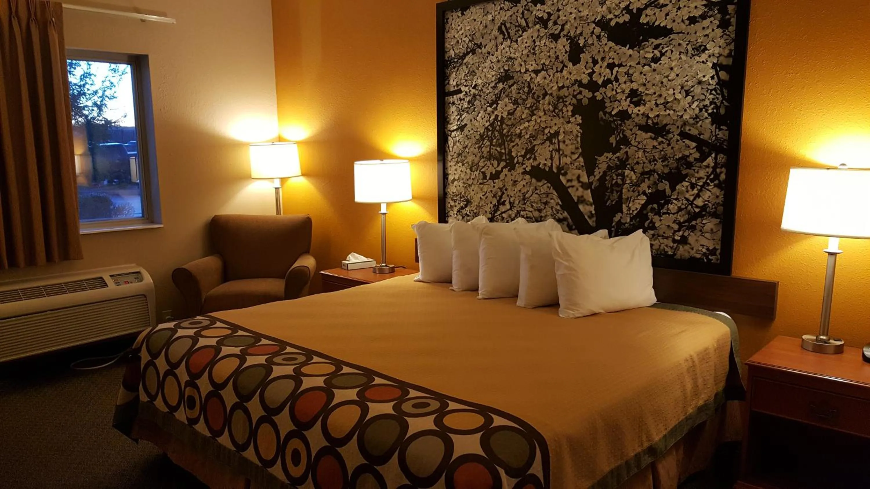 Deluxe Triple Room in Super 8 by Wyndham Central City