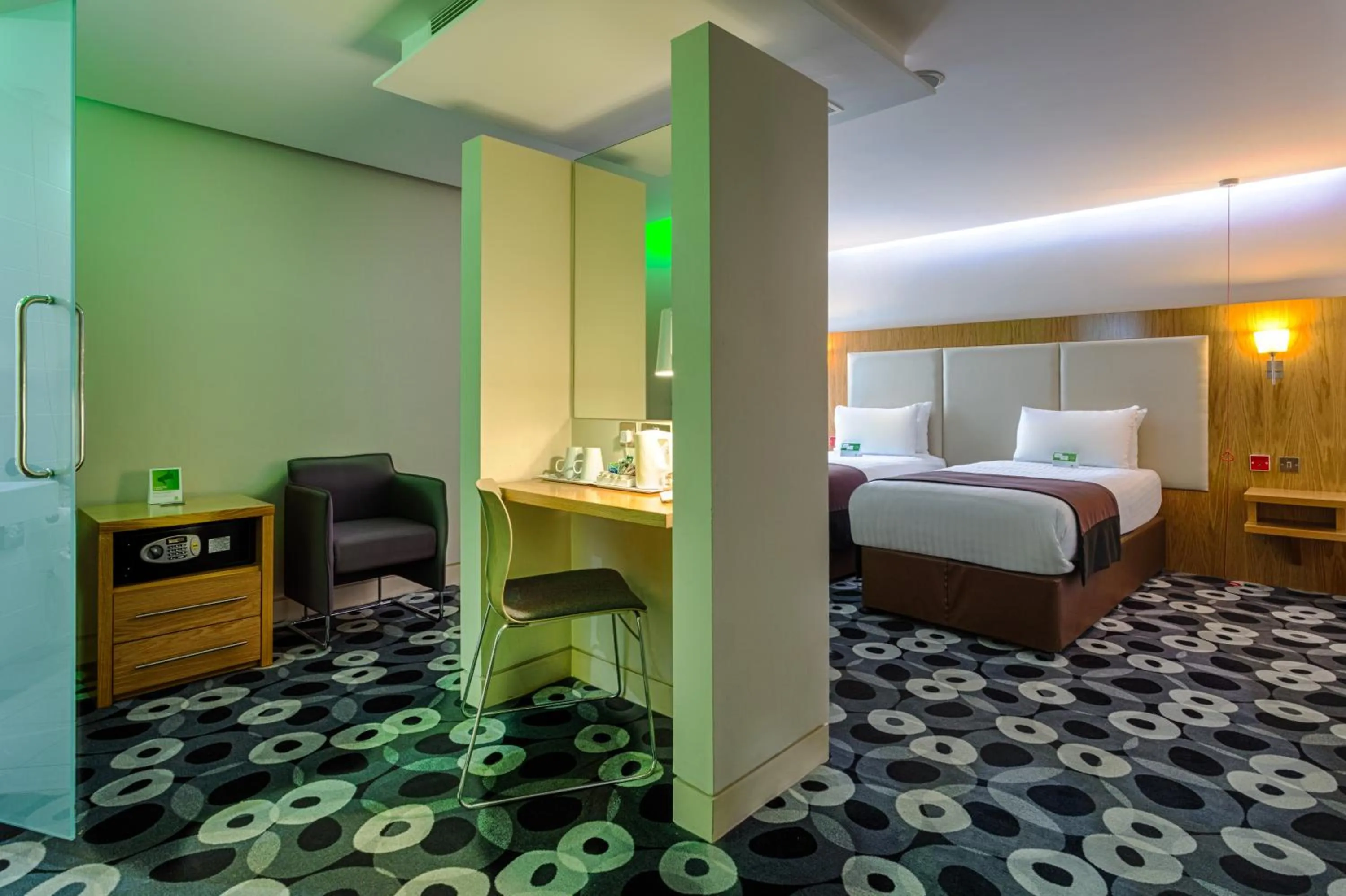 Standard Room with Two Single Beds - Accessible in Holiday Inn Sittingbourne by IHG