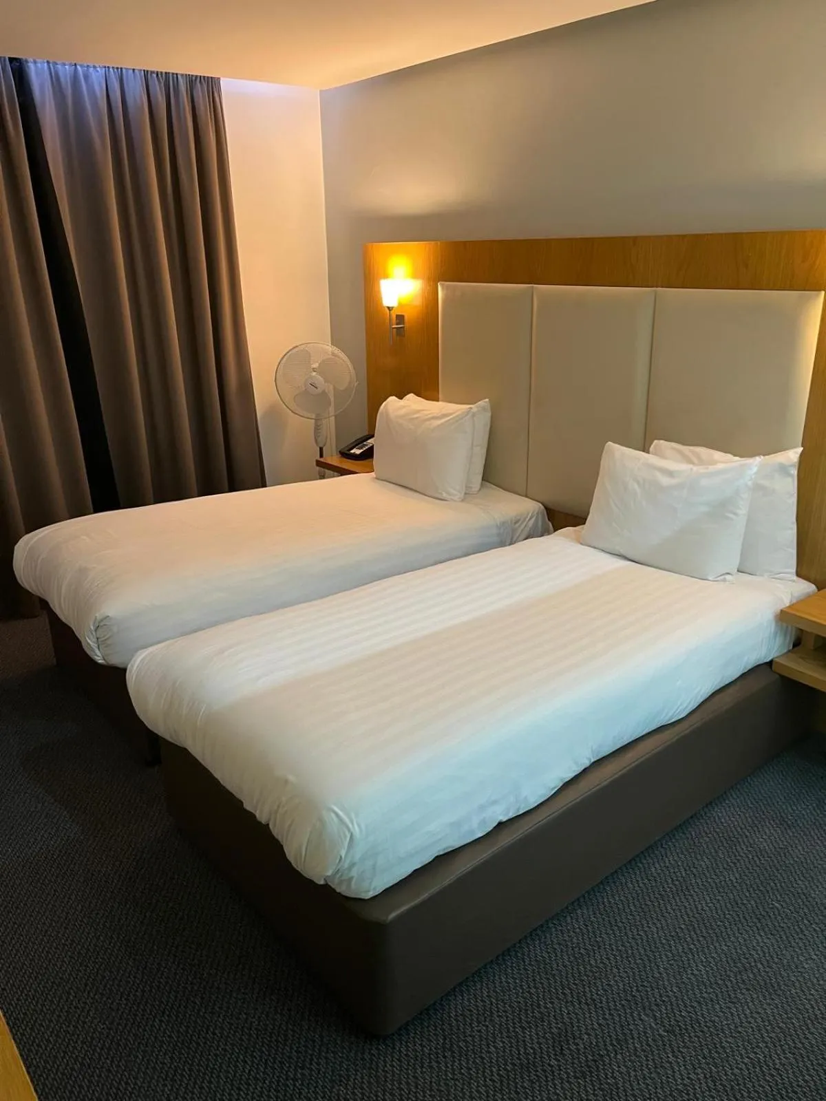 Premium Twin Room in Holiday Inn Sittingbourne by IHG
