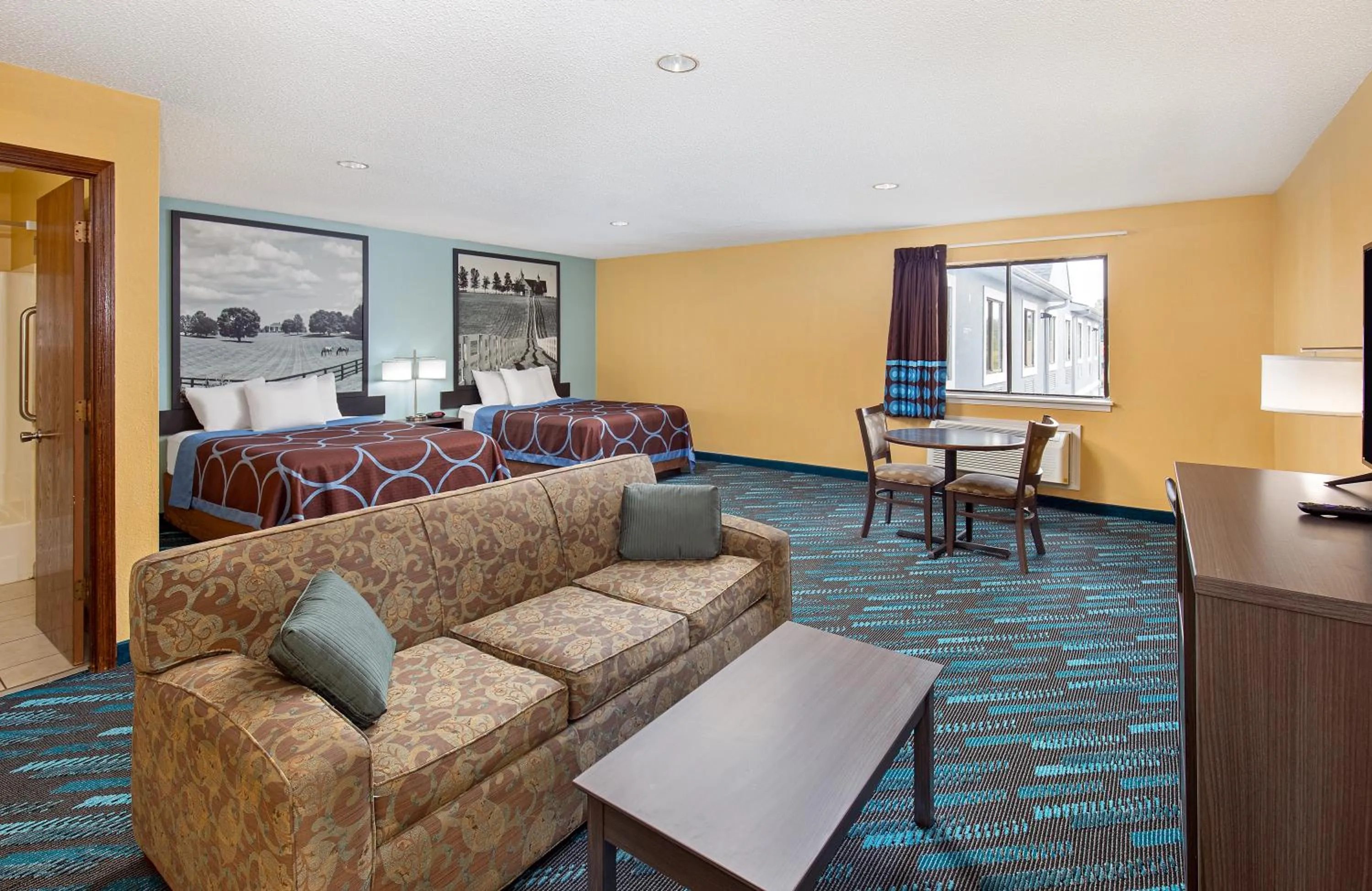 Queen Studio Suite with Two Queen Beds - Smoking in Super 8 by Wyndham Somerset