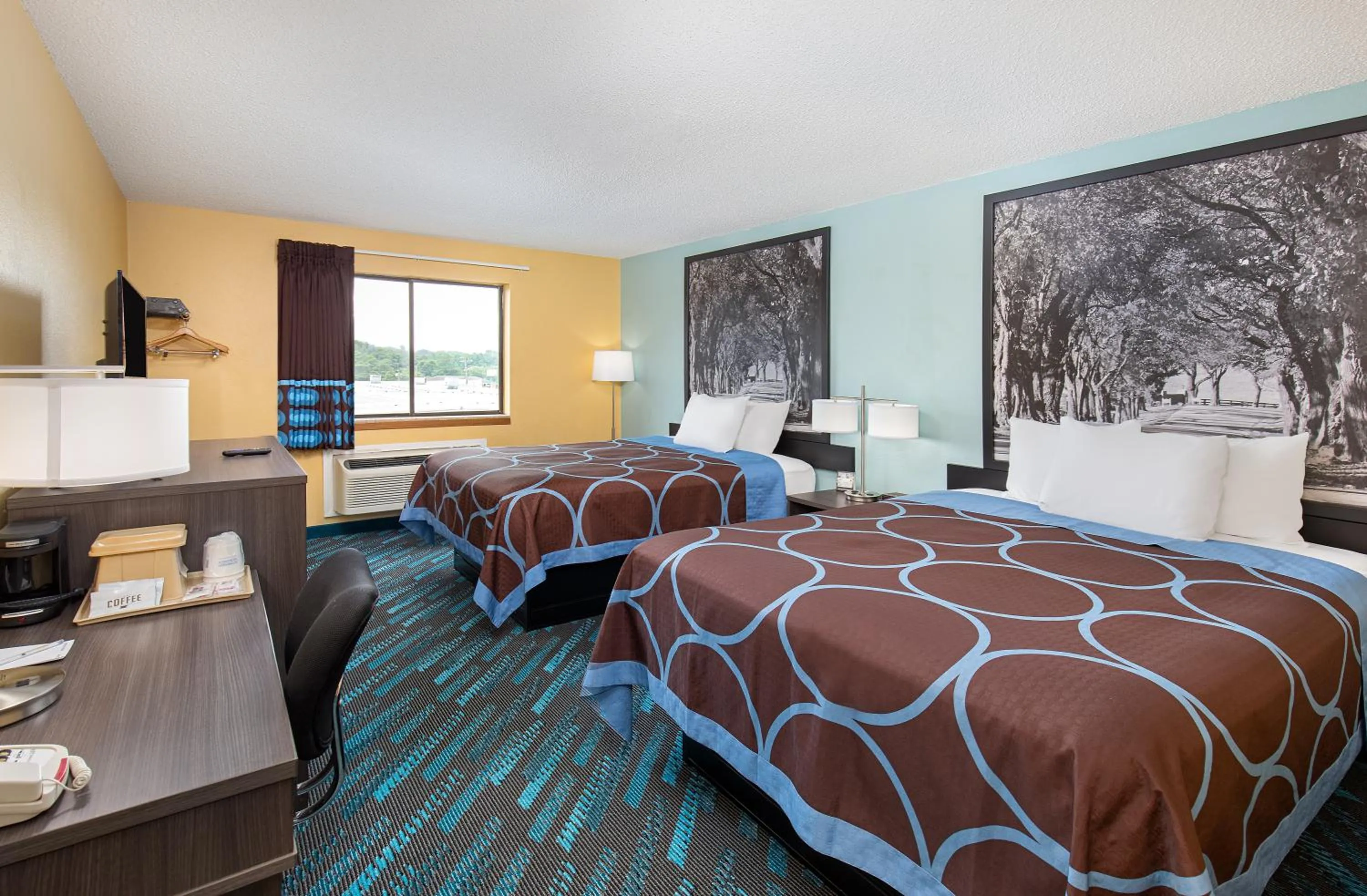 Queen Room with Two Queen Beds - Smoking in Super 8 by Wyndham Somerset