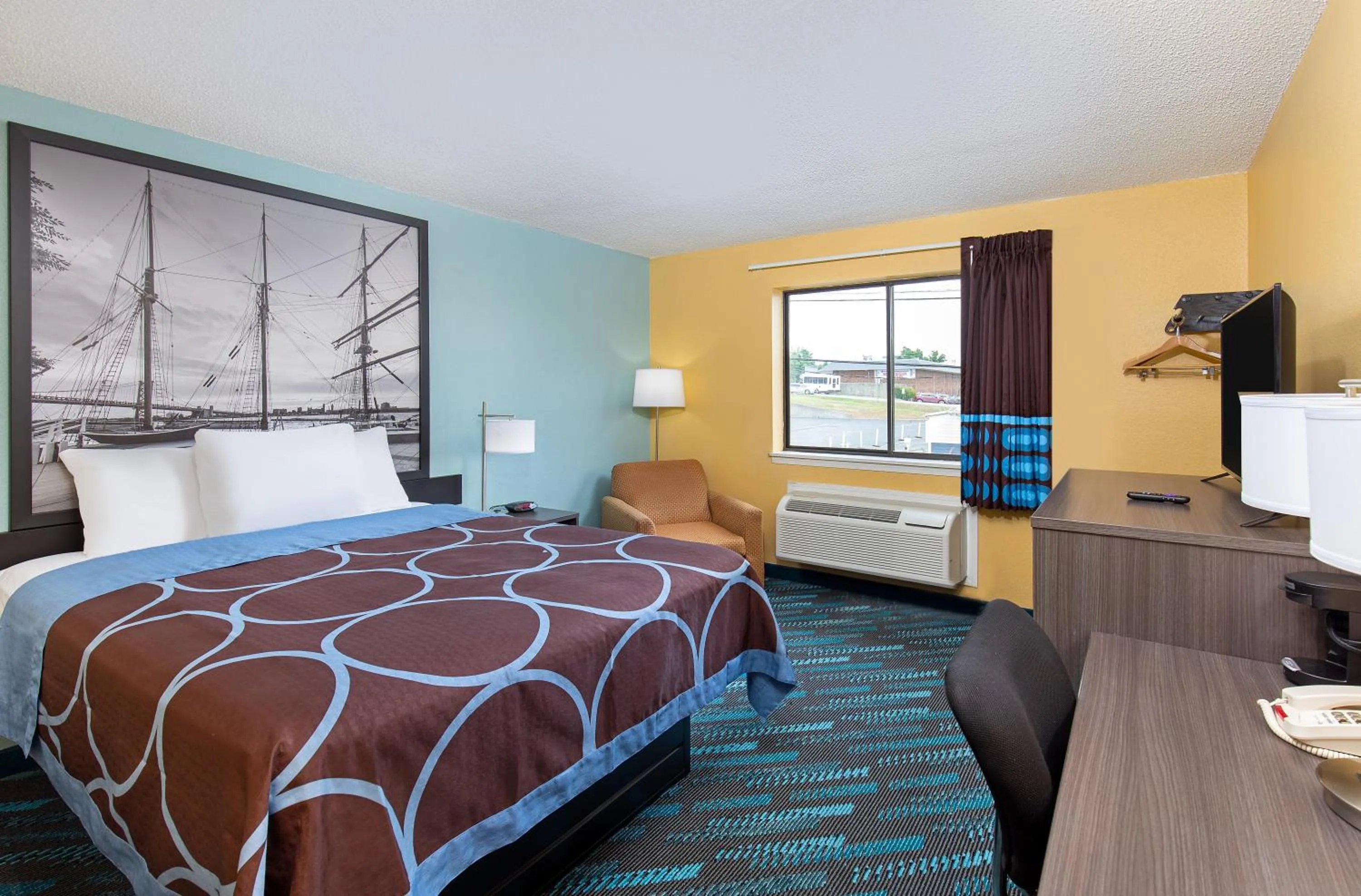 Queen Room - Non-Smoking in Super 8 by Wyndham Somerset