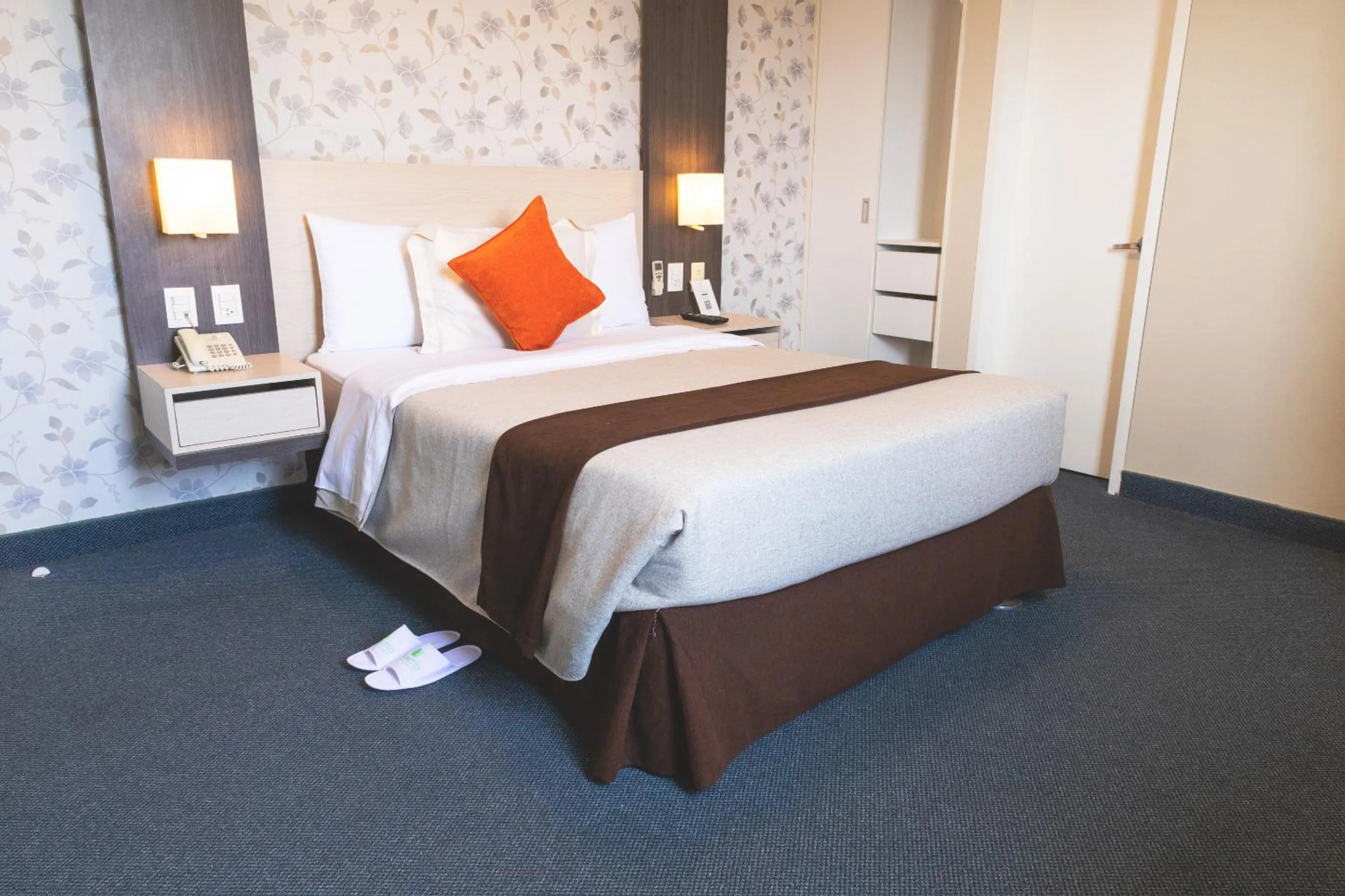 Executive Superior in Palmetto Hotel Business San Miguel