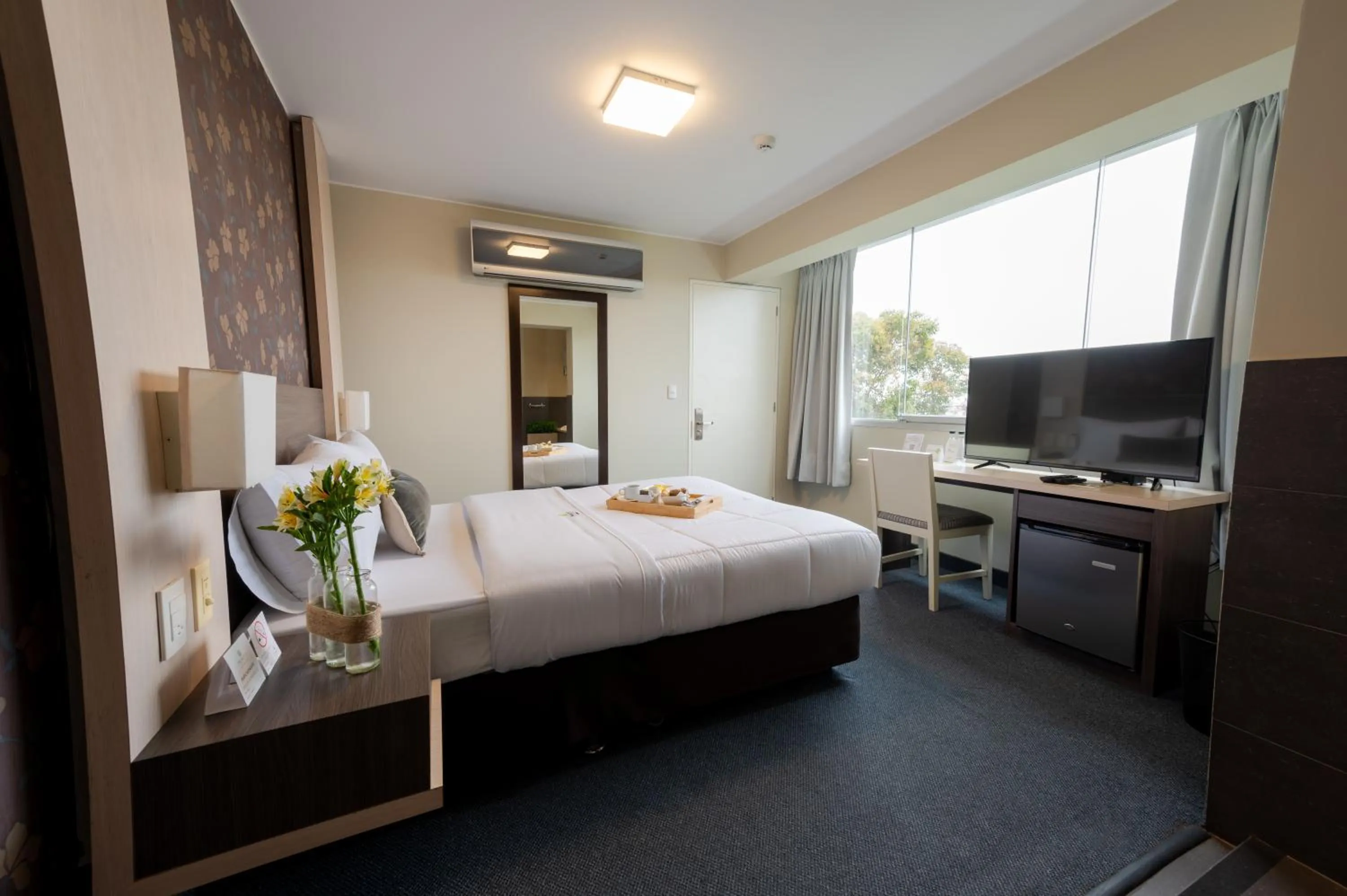 Suite with Spa Bath in Palmetto Hotel Business San Miguel