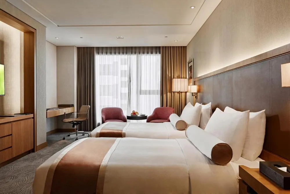 Executive Twin Room with Club Benefits in Millennium Hotel Taichung
