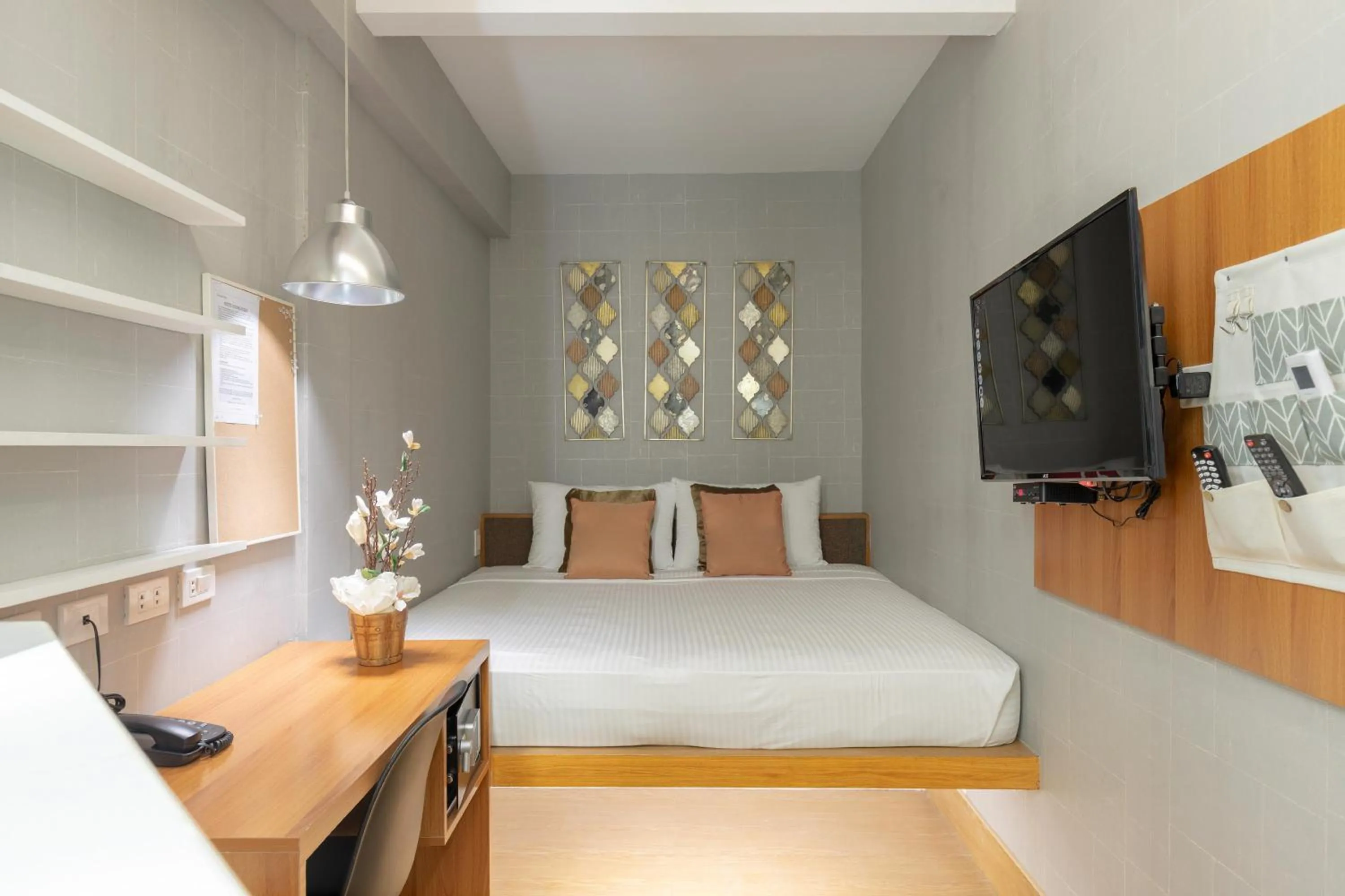 Standard Double Room without View in Selah Pods Hotel Manila