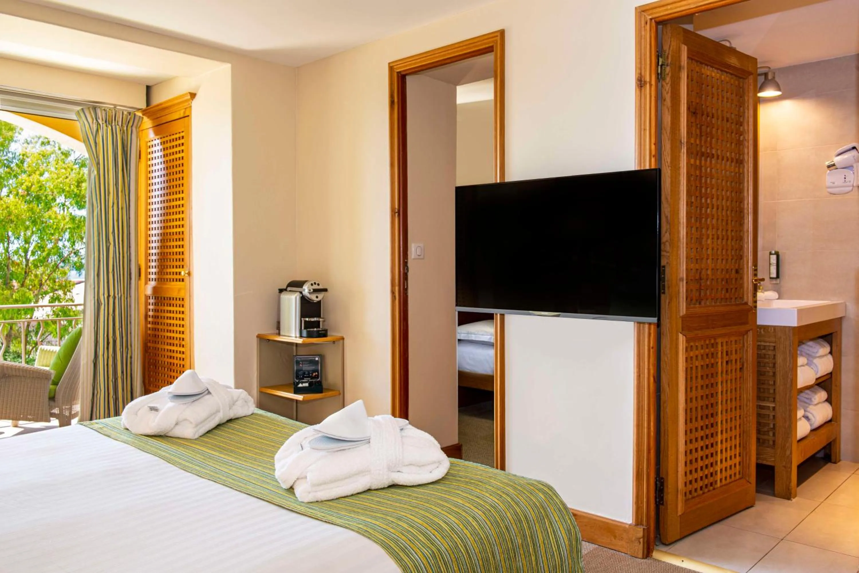 Family Room with Terrace and Sea View - Non-Smoking in Best Western Premier Montfleuri