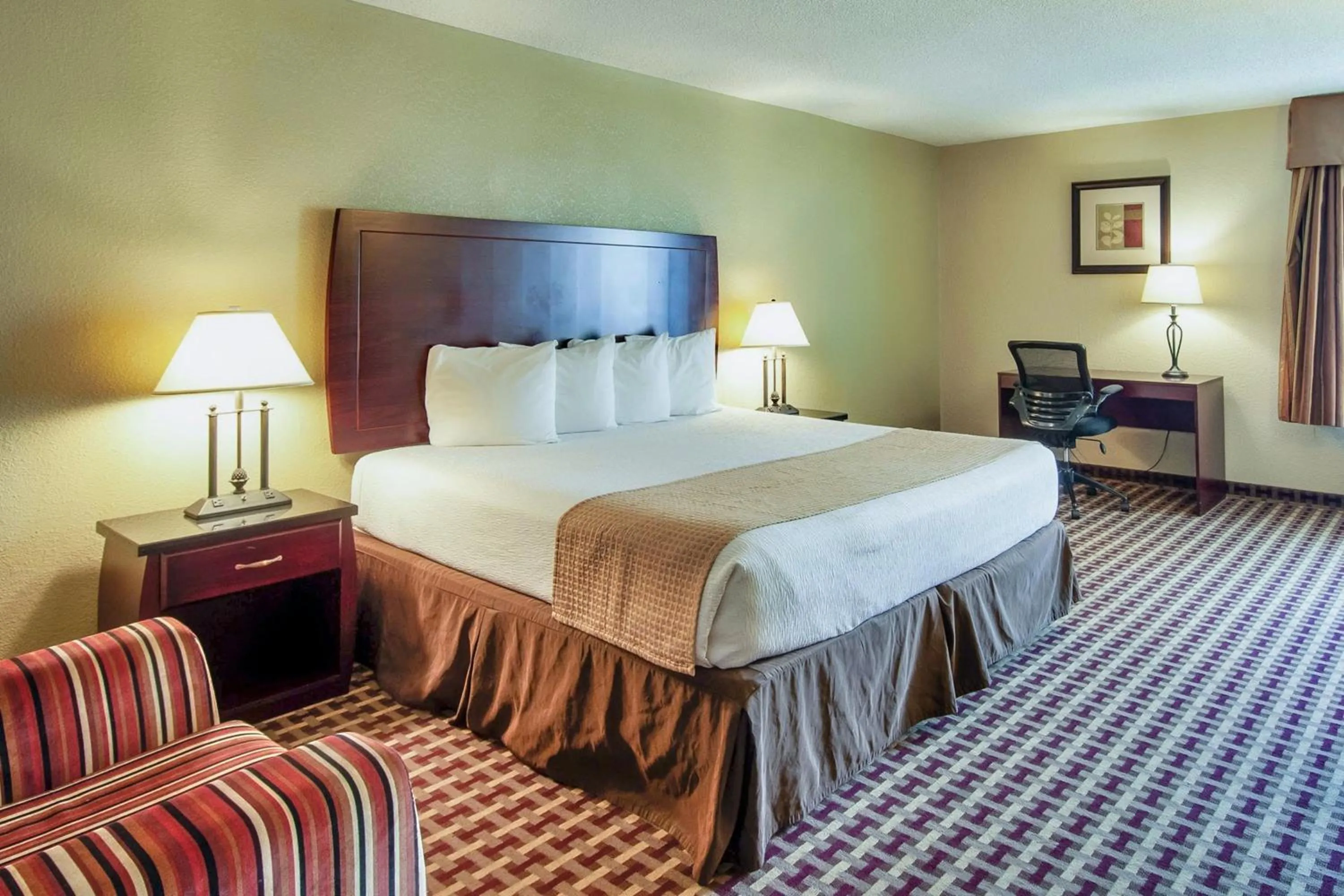 Deluxe King Studio Suite - Non-Smoking in Days Inn & Suites by Wyndham Johnson City