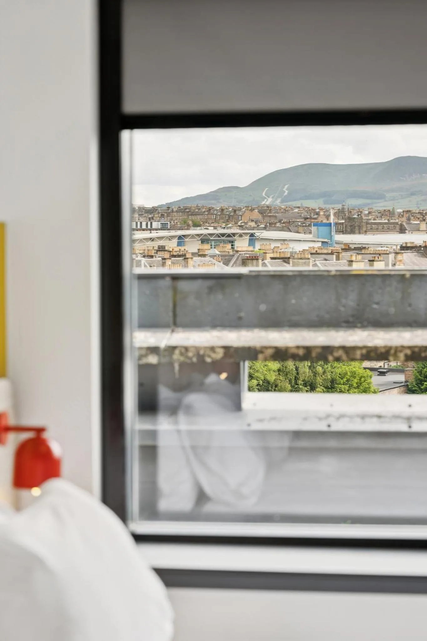 Cozy Double Room in Garner Hotel Edinburgh - Haymarket by IHG