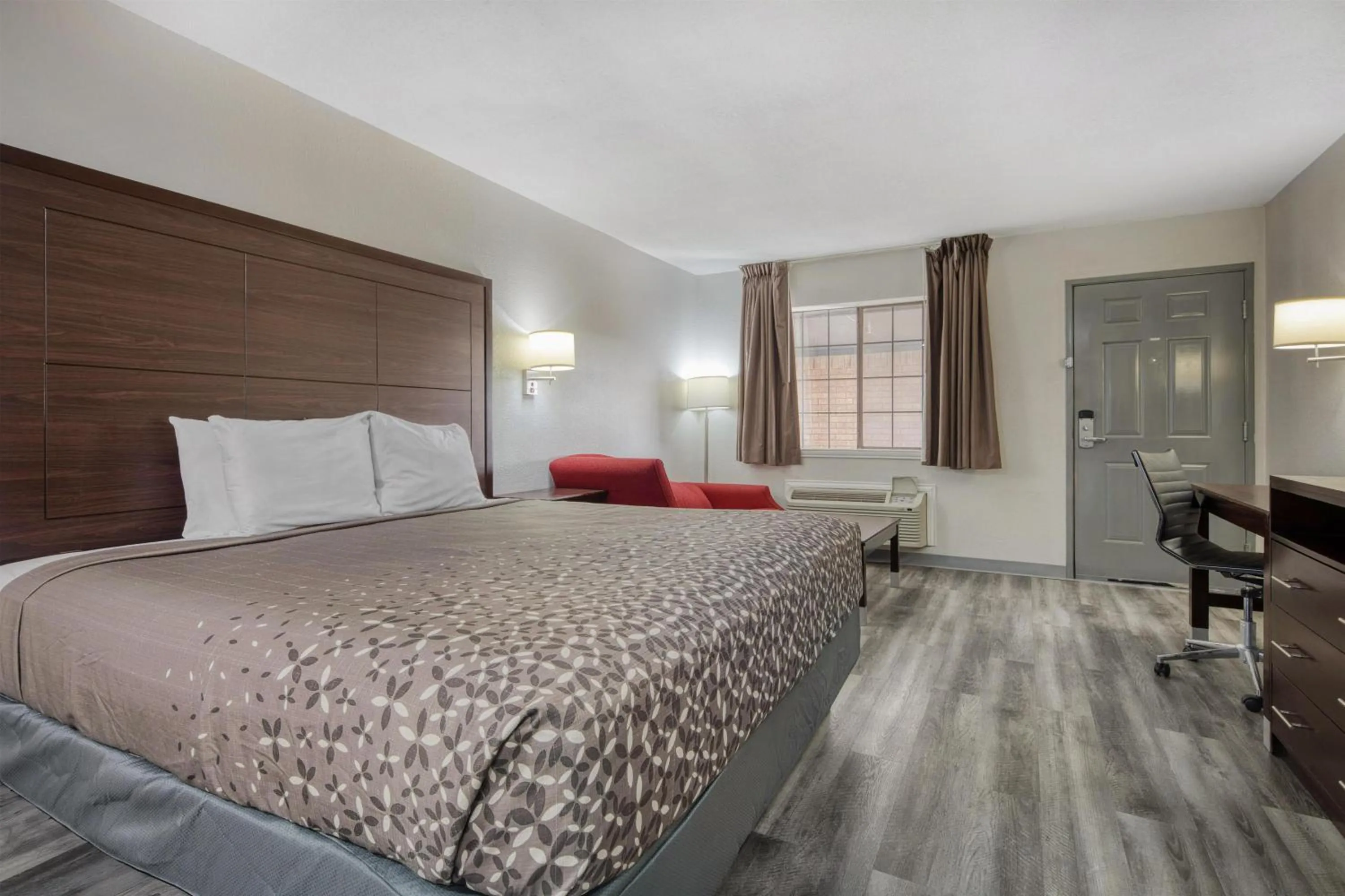 King Suite with Sofa Bed and Kitchenette - Non-Smoking in SureStay Hotel by Best Western Terrell