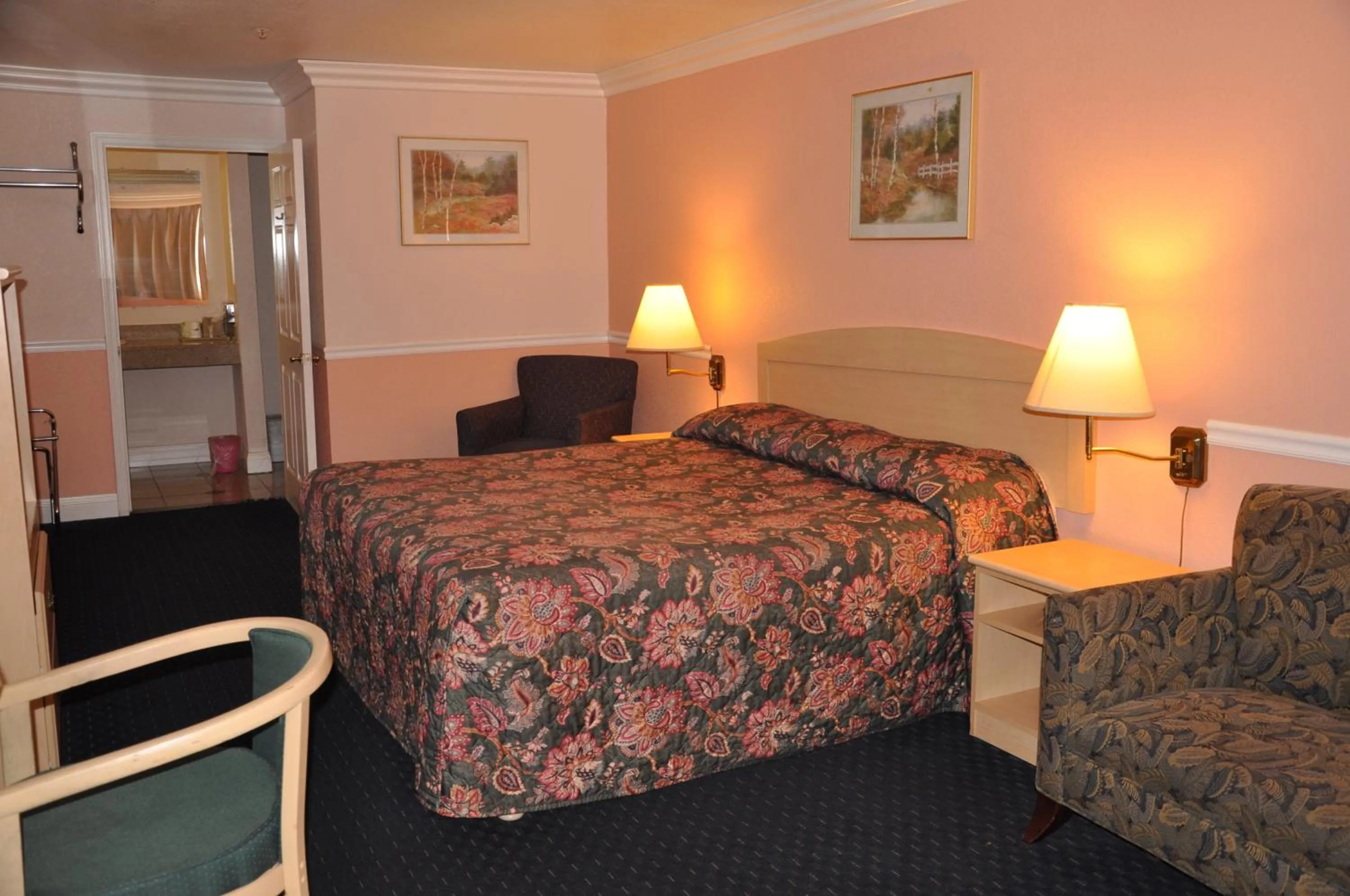 King Room - Smoking  in Super 8 by Wyndham Hayward Downtown