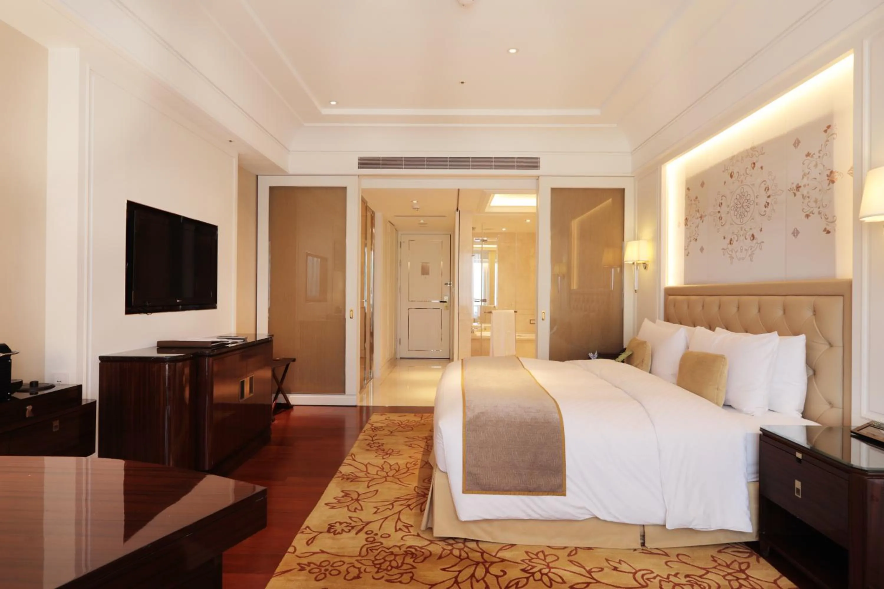 Okura King Room in The Okura Prestige Taipei