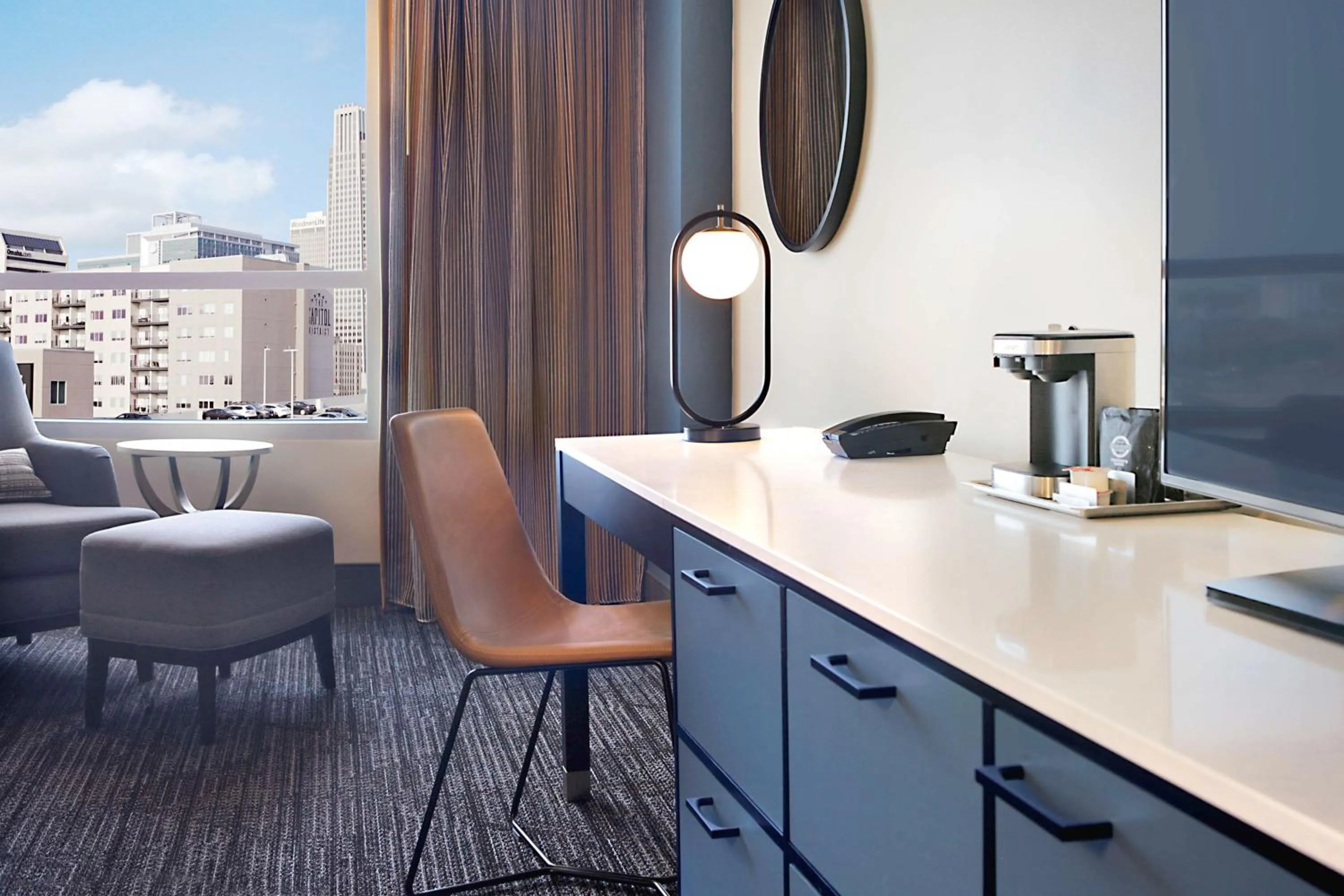 Deluxe Double Room with Bath Tub - Hearing Disability Access in Hilton Omaha