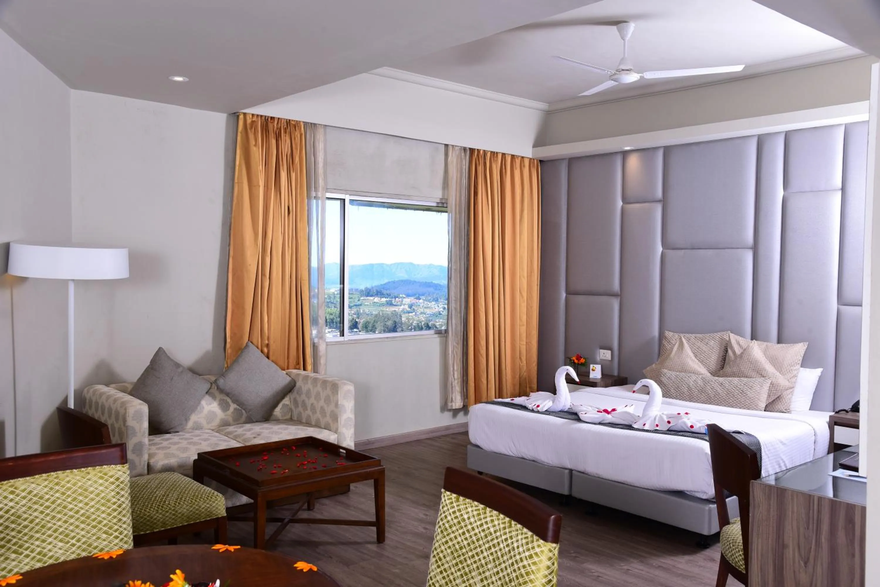 Deluxe Suite in Sinclairs Retreat Ooty