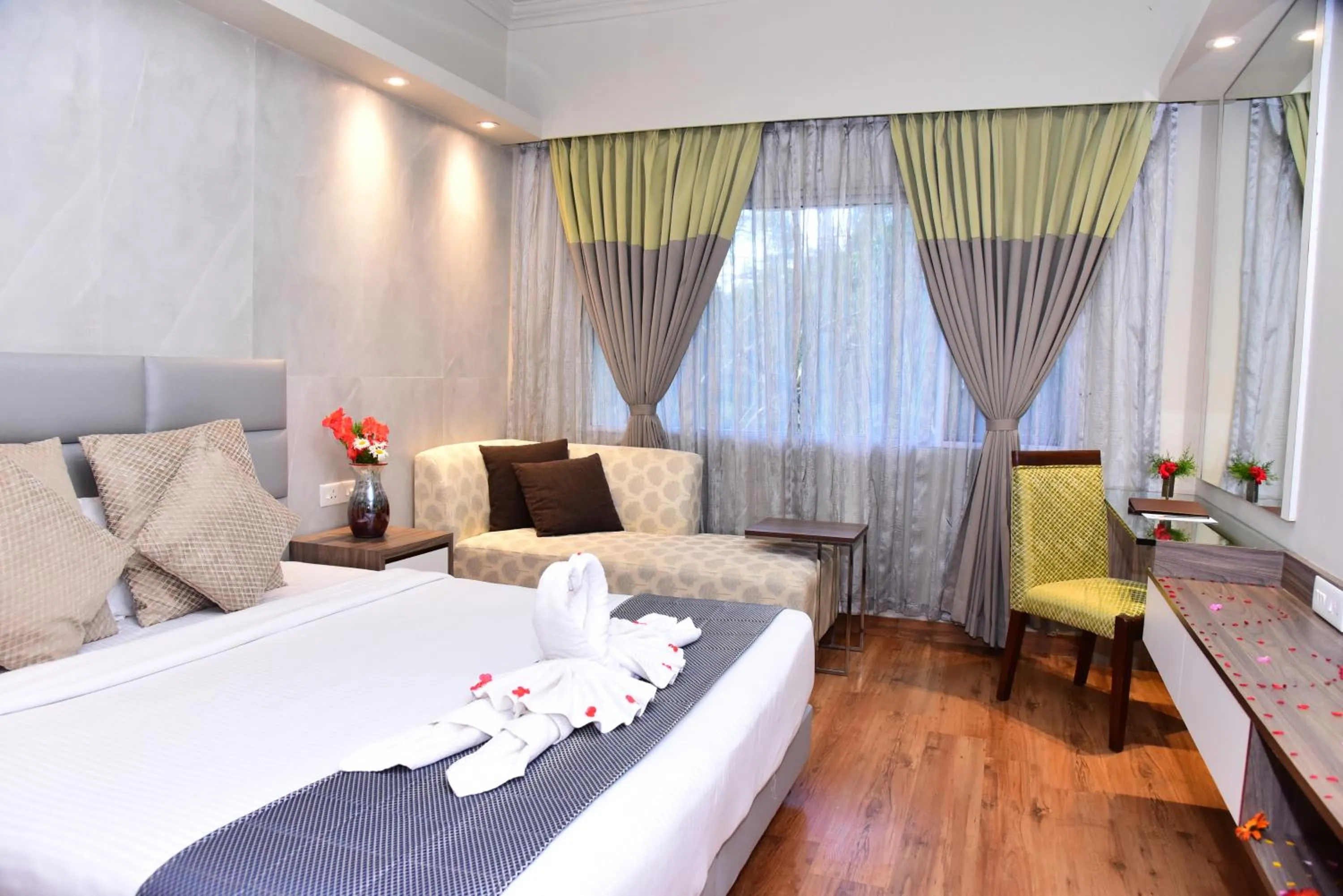 Deluxe Double Room in Sinclairs Retreat Ooty