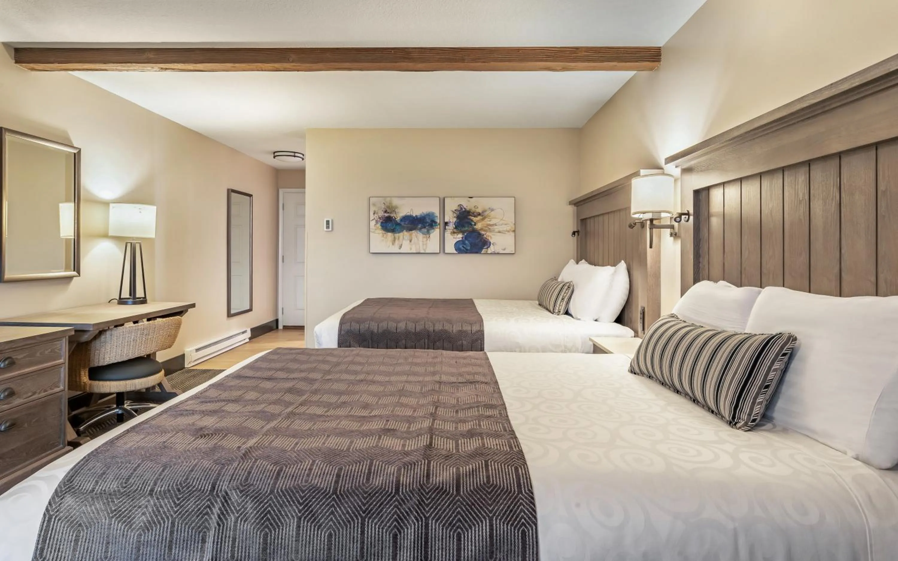 Standard Queen Room with Two Queen Beds in Gold Beach Inn