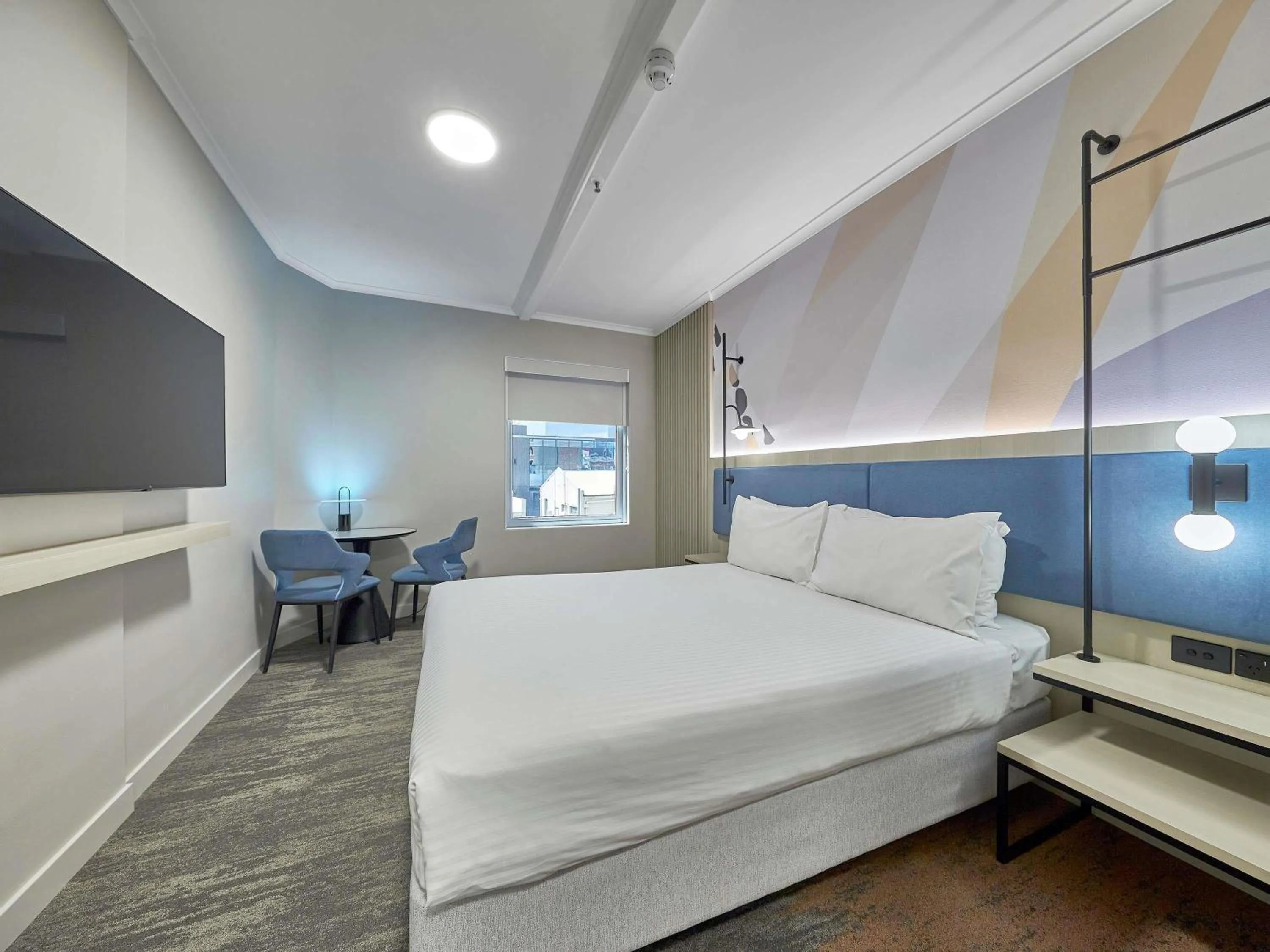 Superior Queen Room in ibis Perth