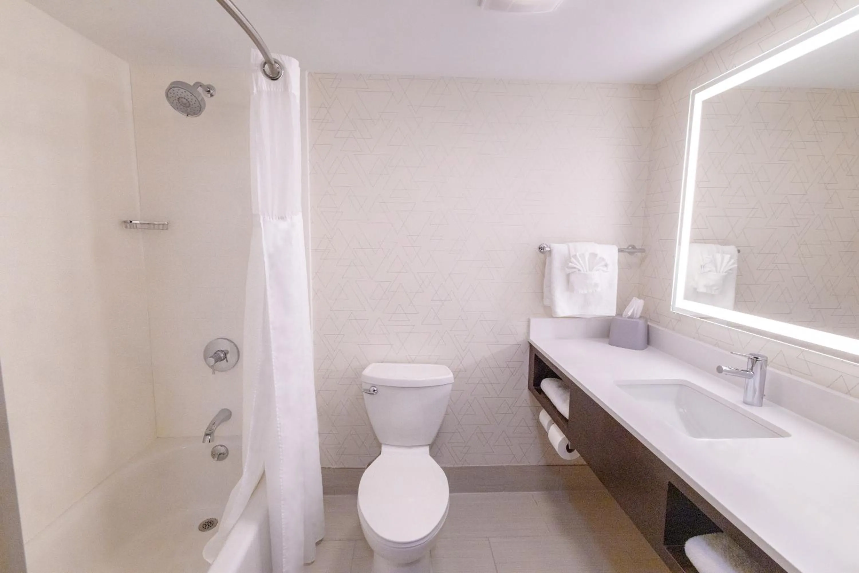 Queen Room with Two Queen Beds - Hearing Accessible in Holiday Inn Express - Neptune by IHG