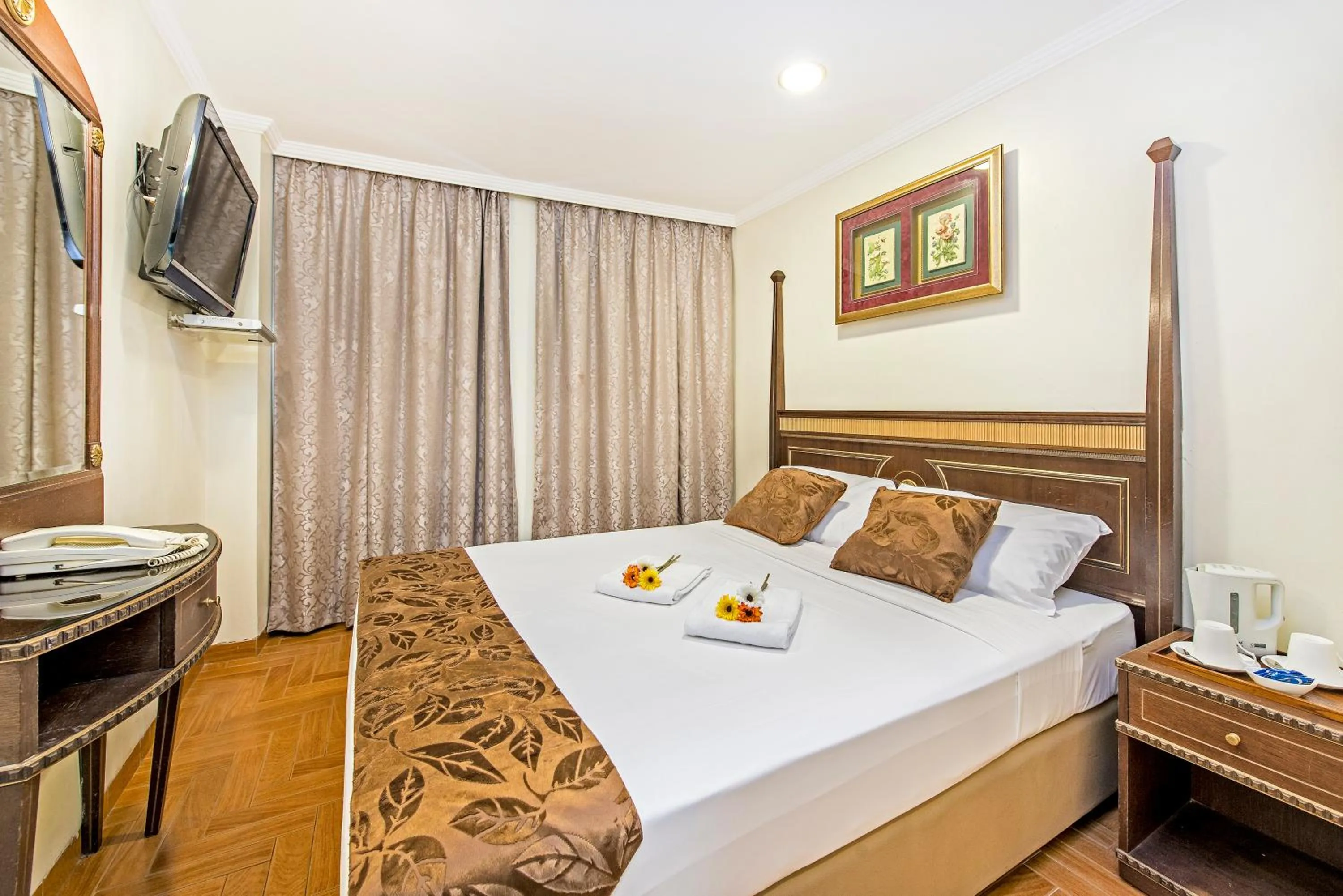 Superior Double Room in Hotel 81 Chinatown