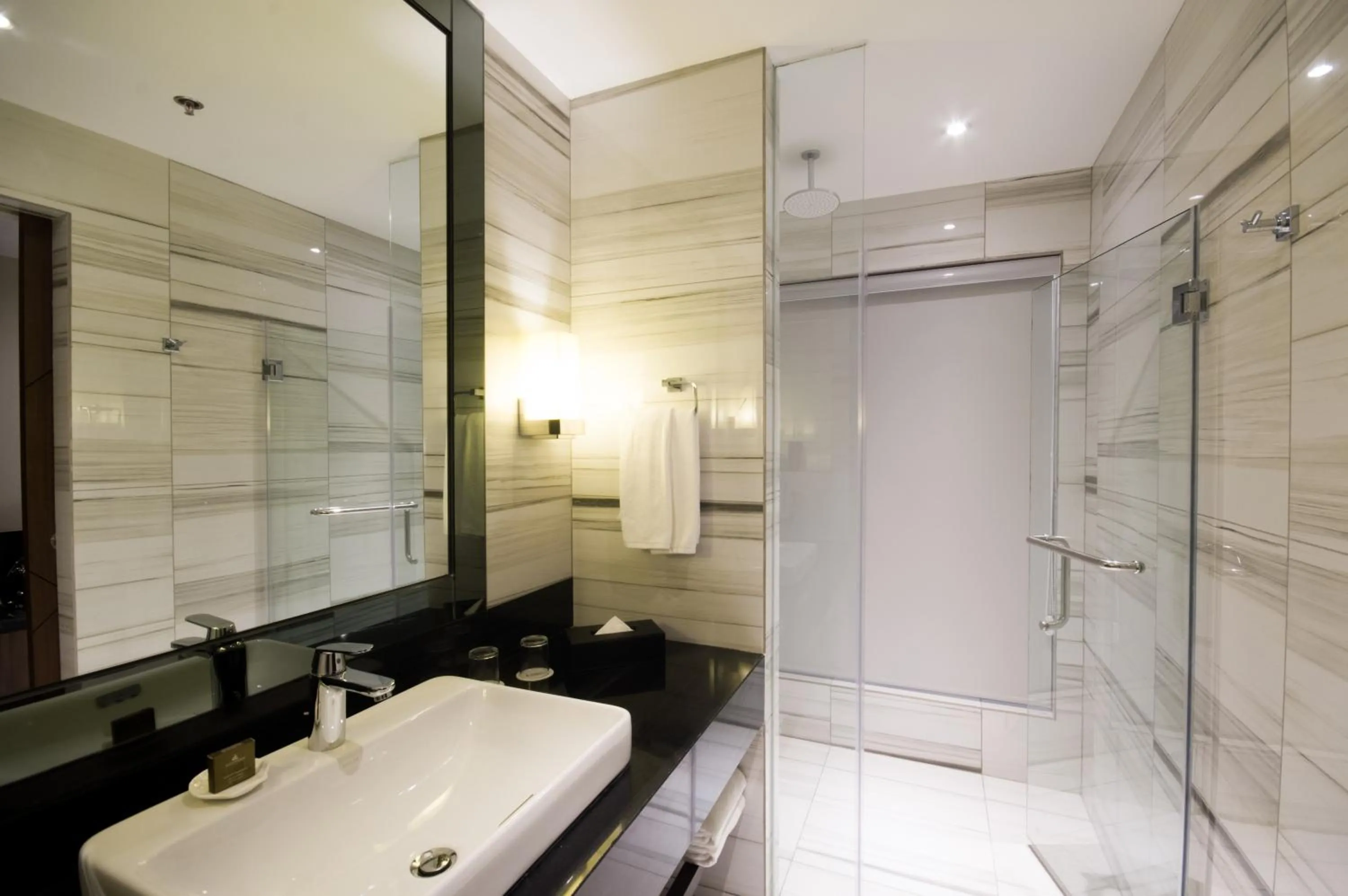 Twin Room with Balcony in Luxent Hotel