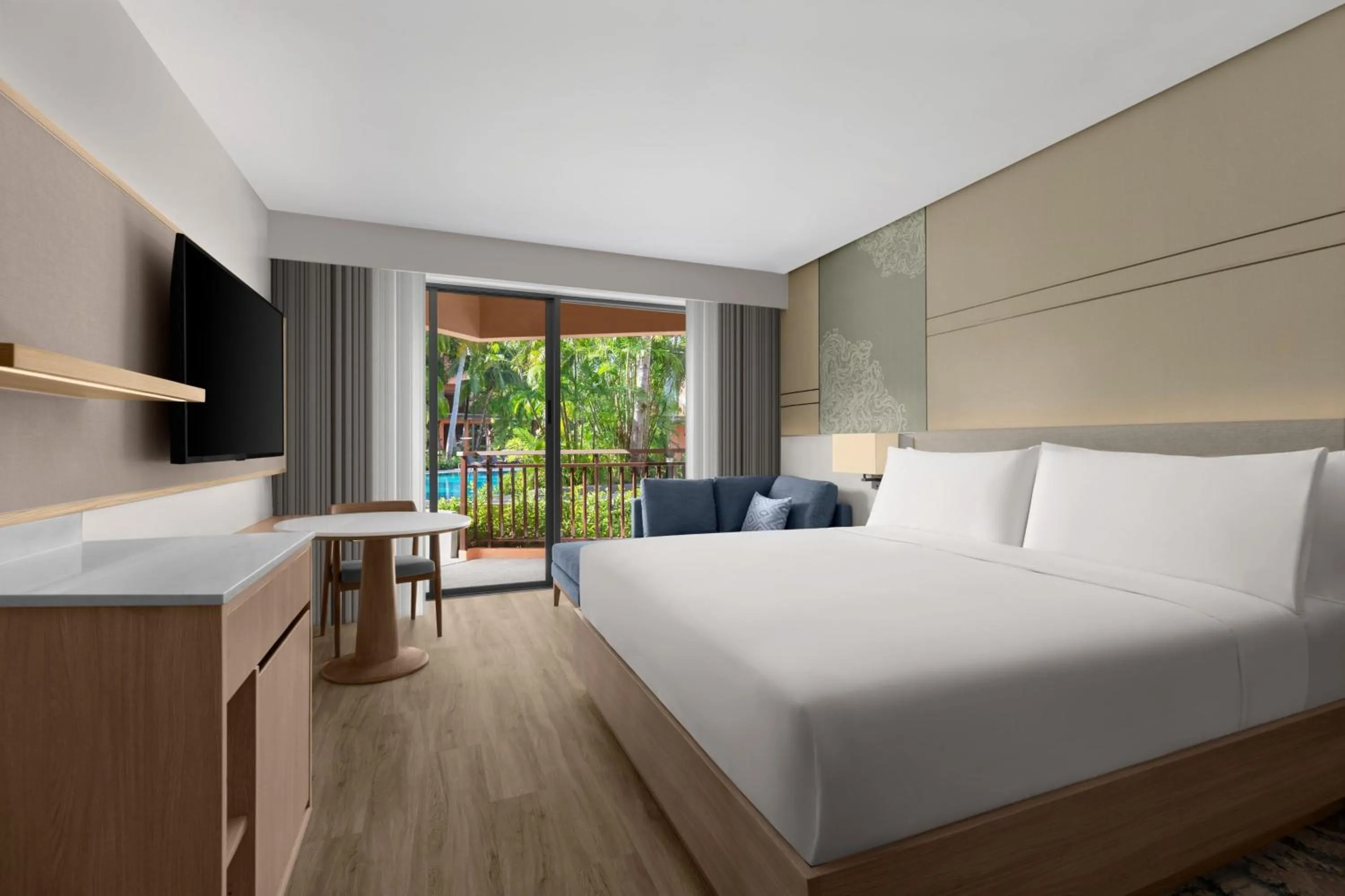Premier  Guest Room 1 King Terrace in Patong Merlin Hotel - SHA Plus