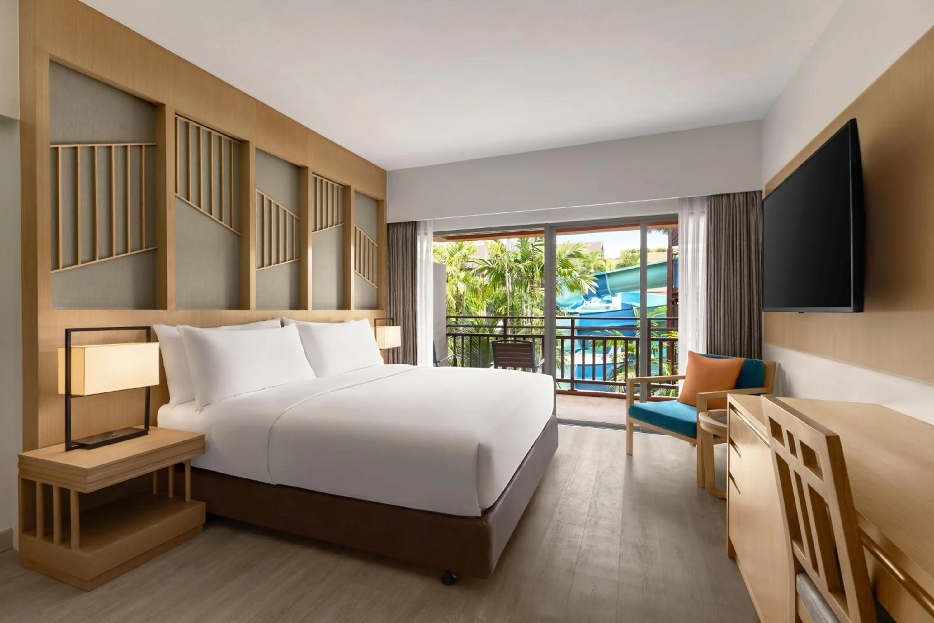 Guest Room 1 King in Patong Merlin Hotel - SHA Plus