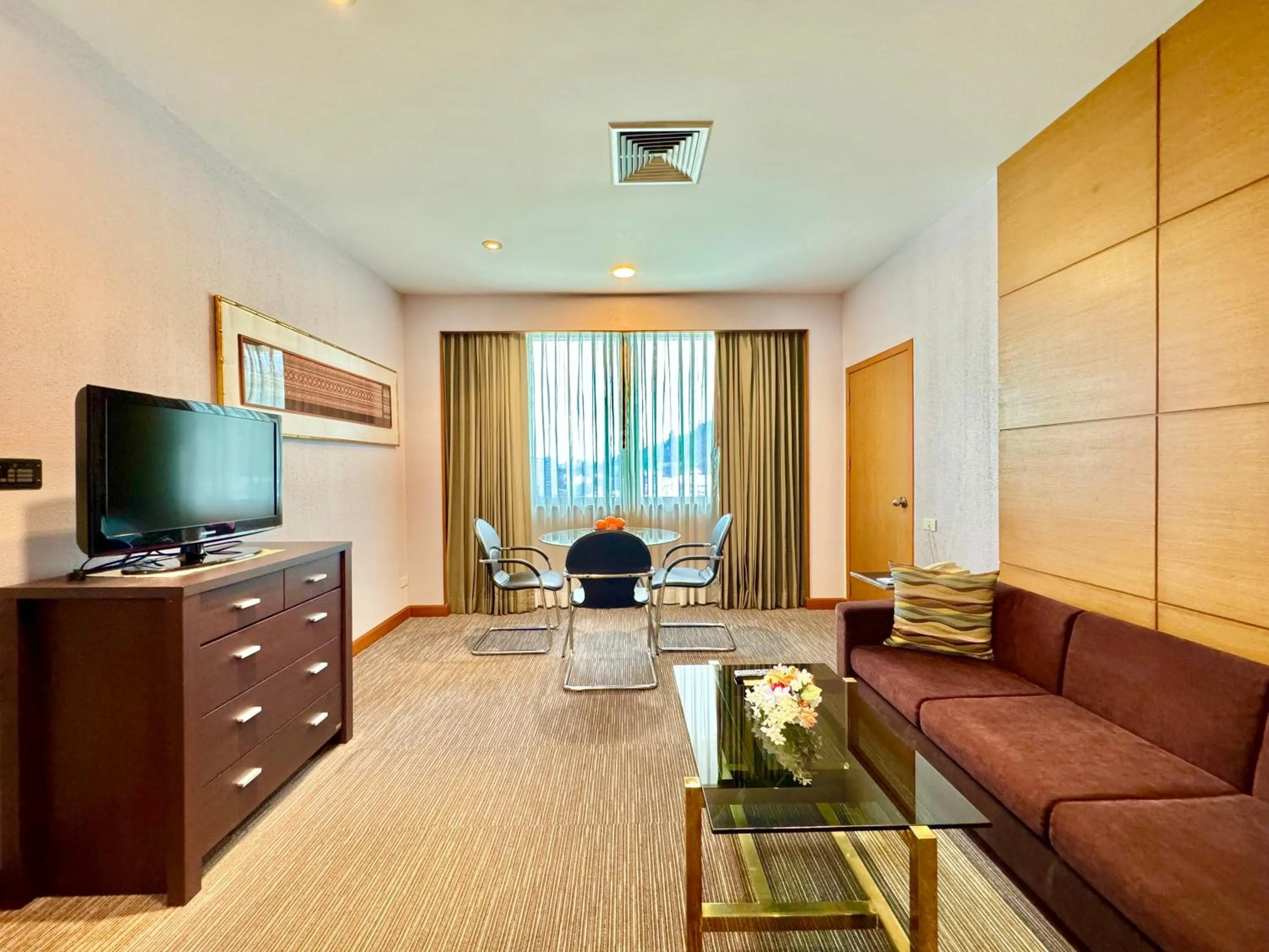 Family Suite in Phuket Merlin Hotel