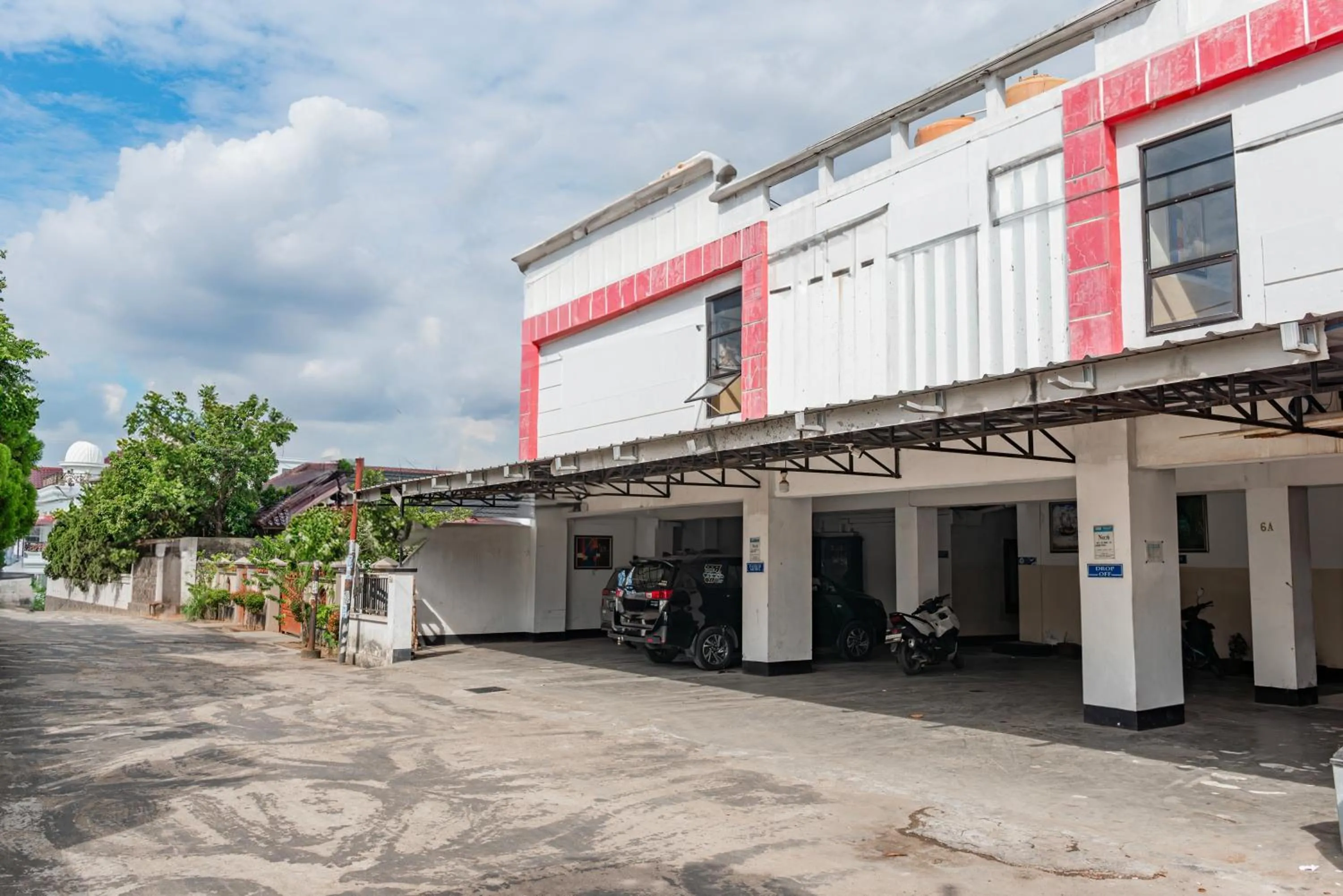 Hotel O Ilir Barar I Near Rumah Sakit Islam Siti Khadijah Formerly Maleo Hotel