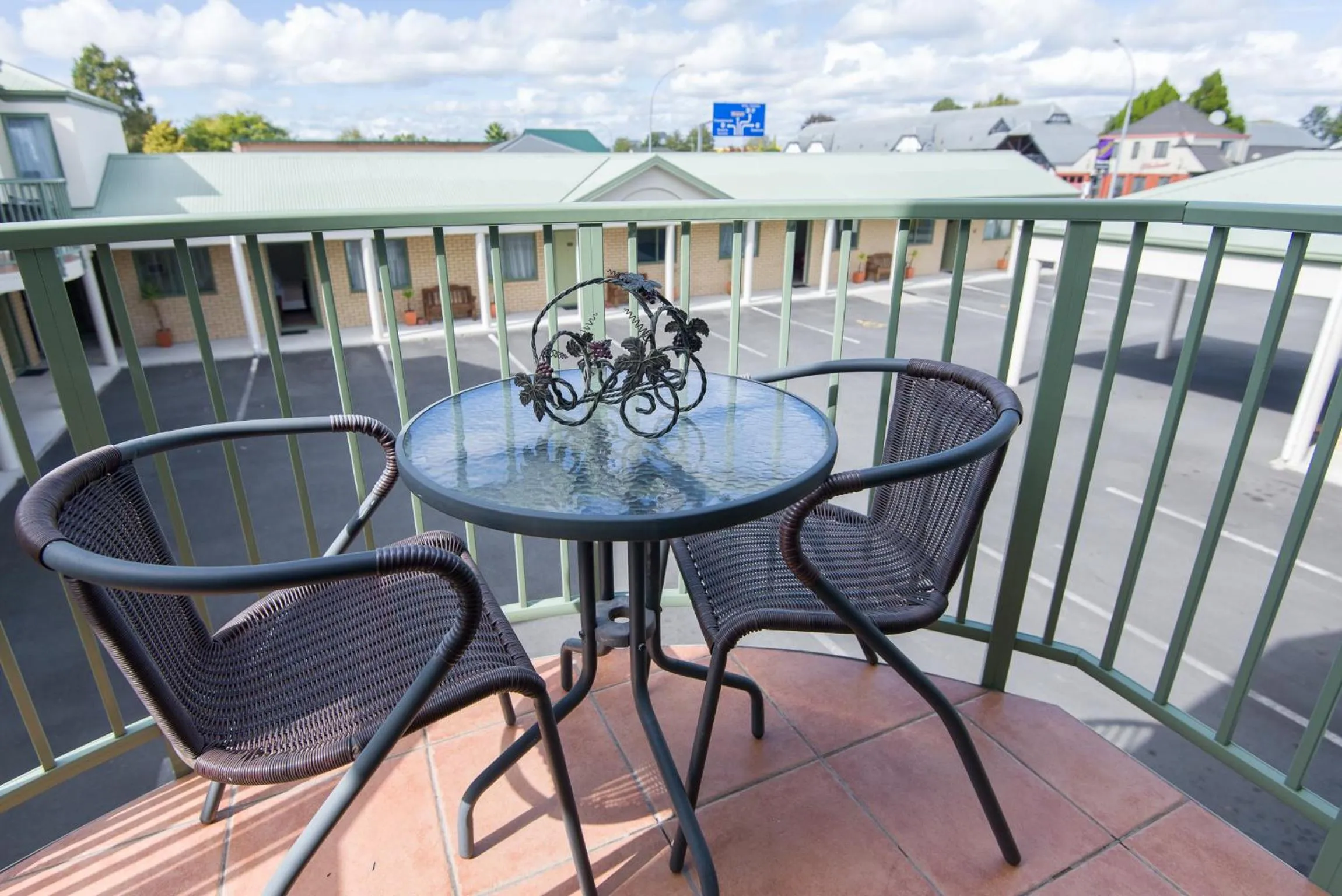 Two-Bedroom Apartment in Hamilton Settlers Motor lodge