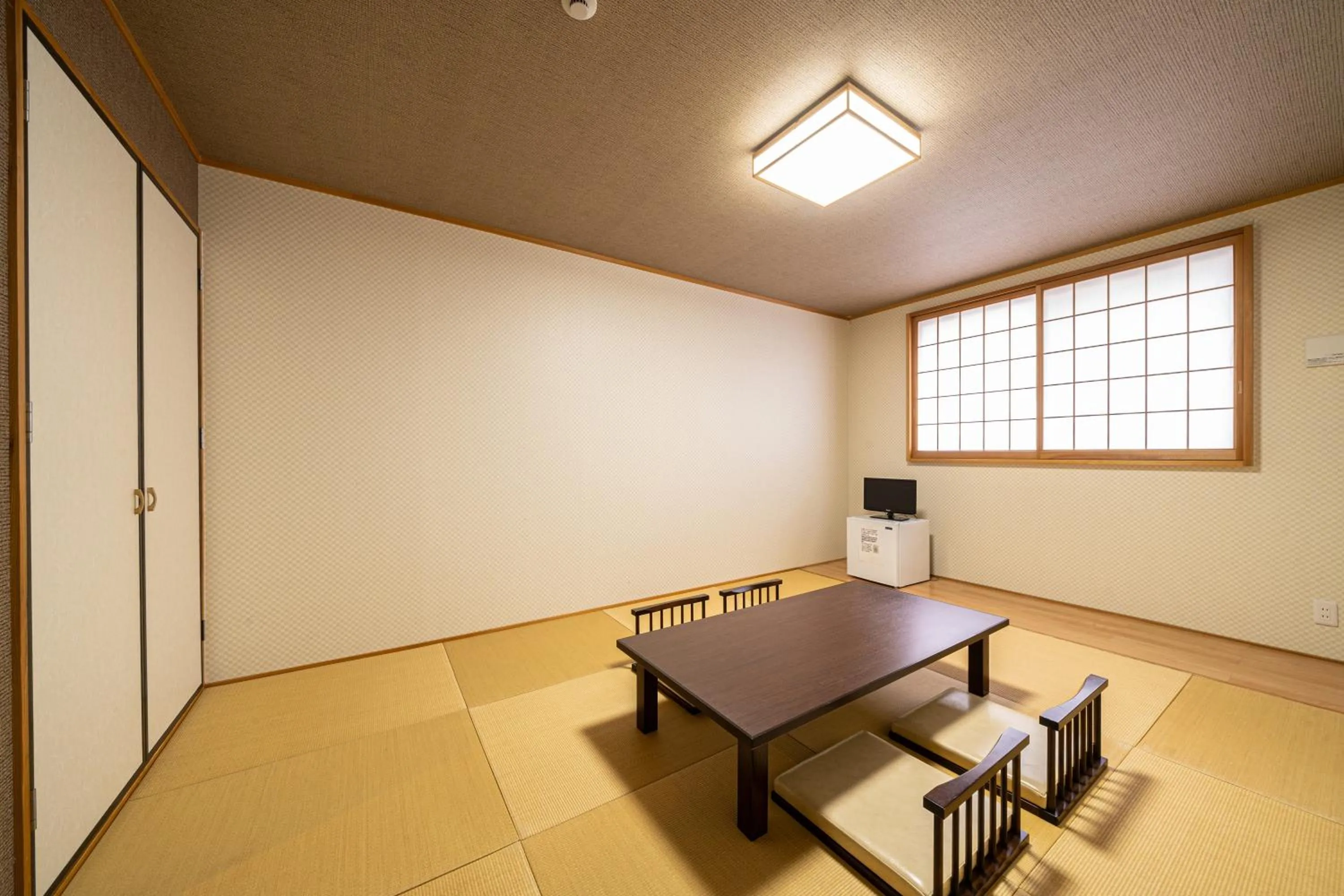 Japanese-Style Room in BEPPU HOSTEL U&T