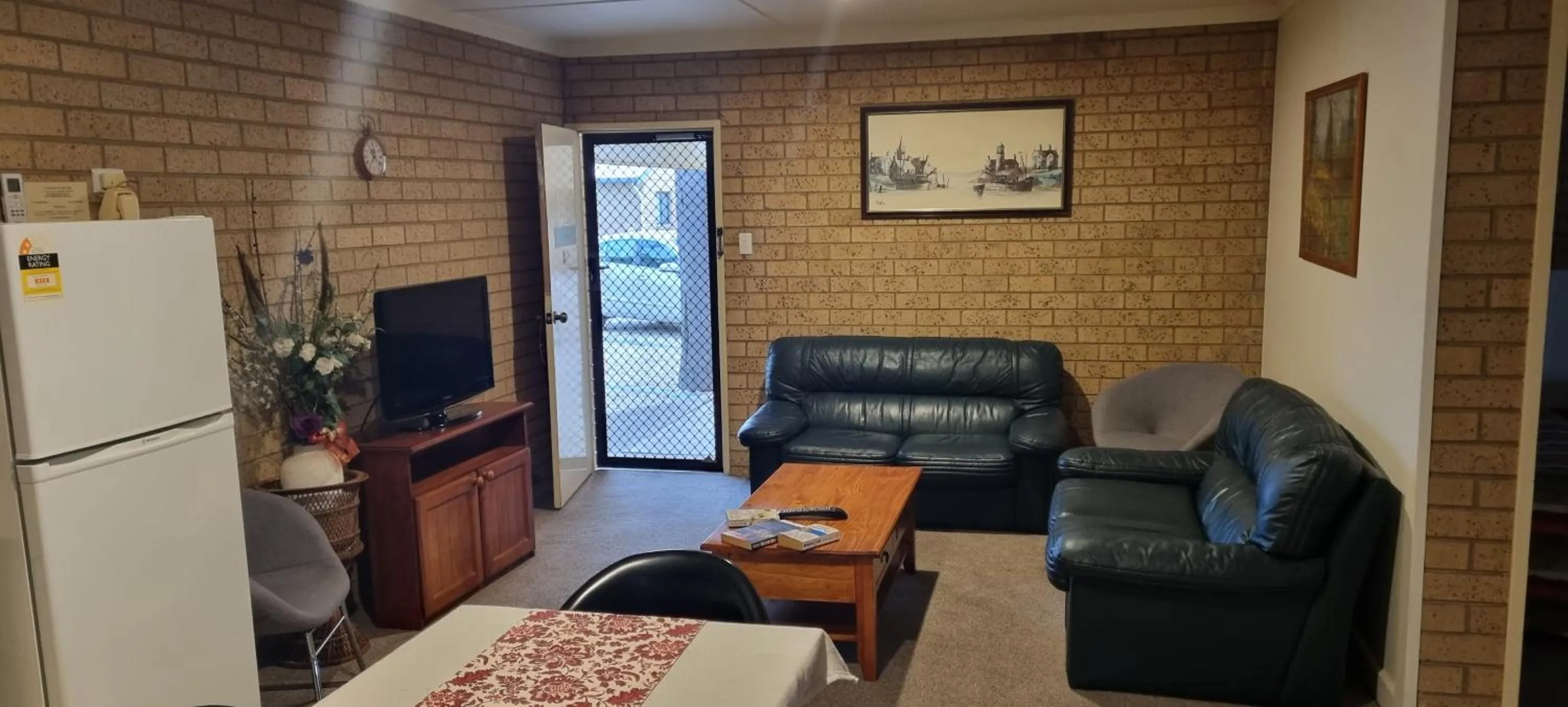 Family Suite Two-Bedroom in Lone Pine Motel