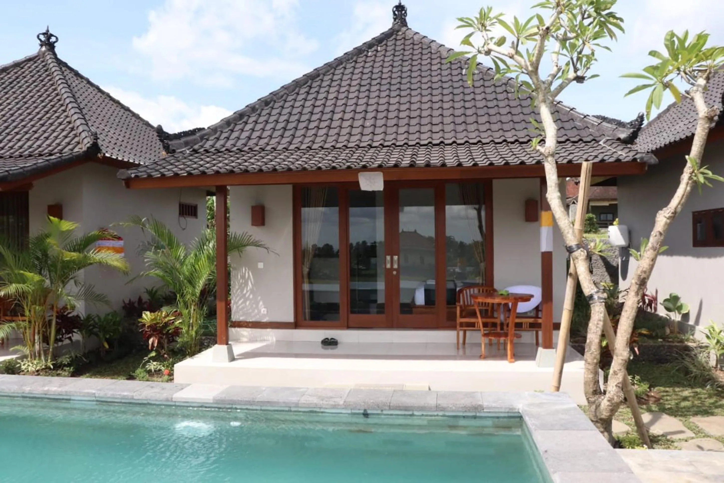 Bungalow Pool View with One Time Floating Breakfast in Paraiso Cottage Ubud
