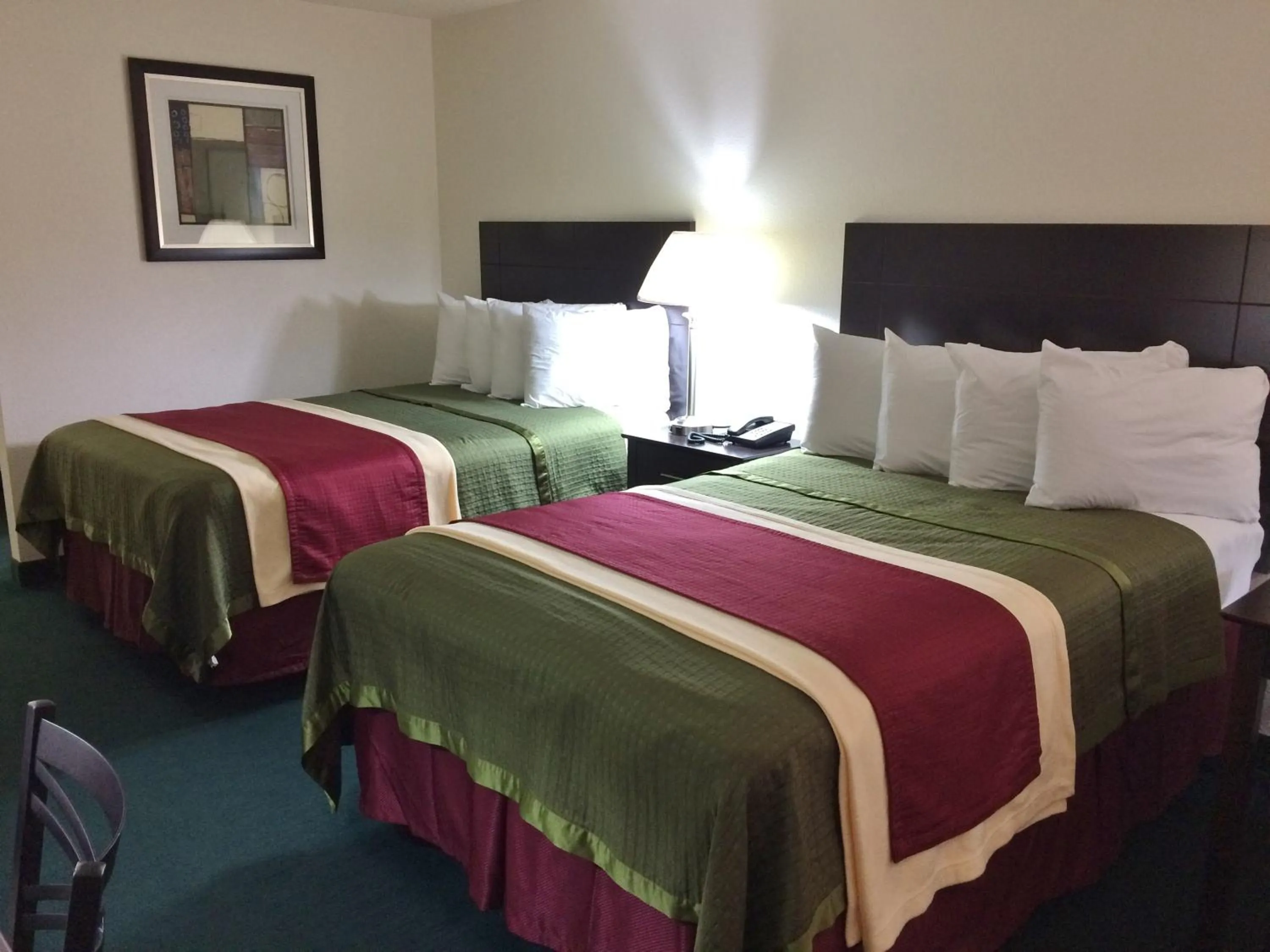 Double Room with Two Double Beds - Smoking in Travel Inn & Suites
