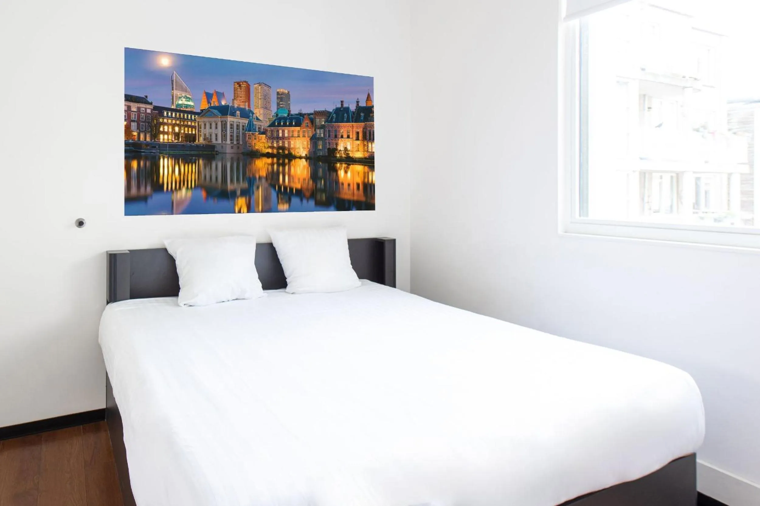 Superior Double Room - Disability Access in easyHotel The Hague City Centre
