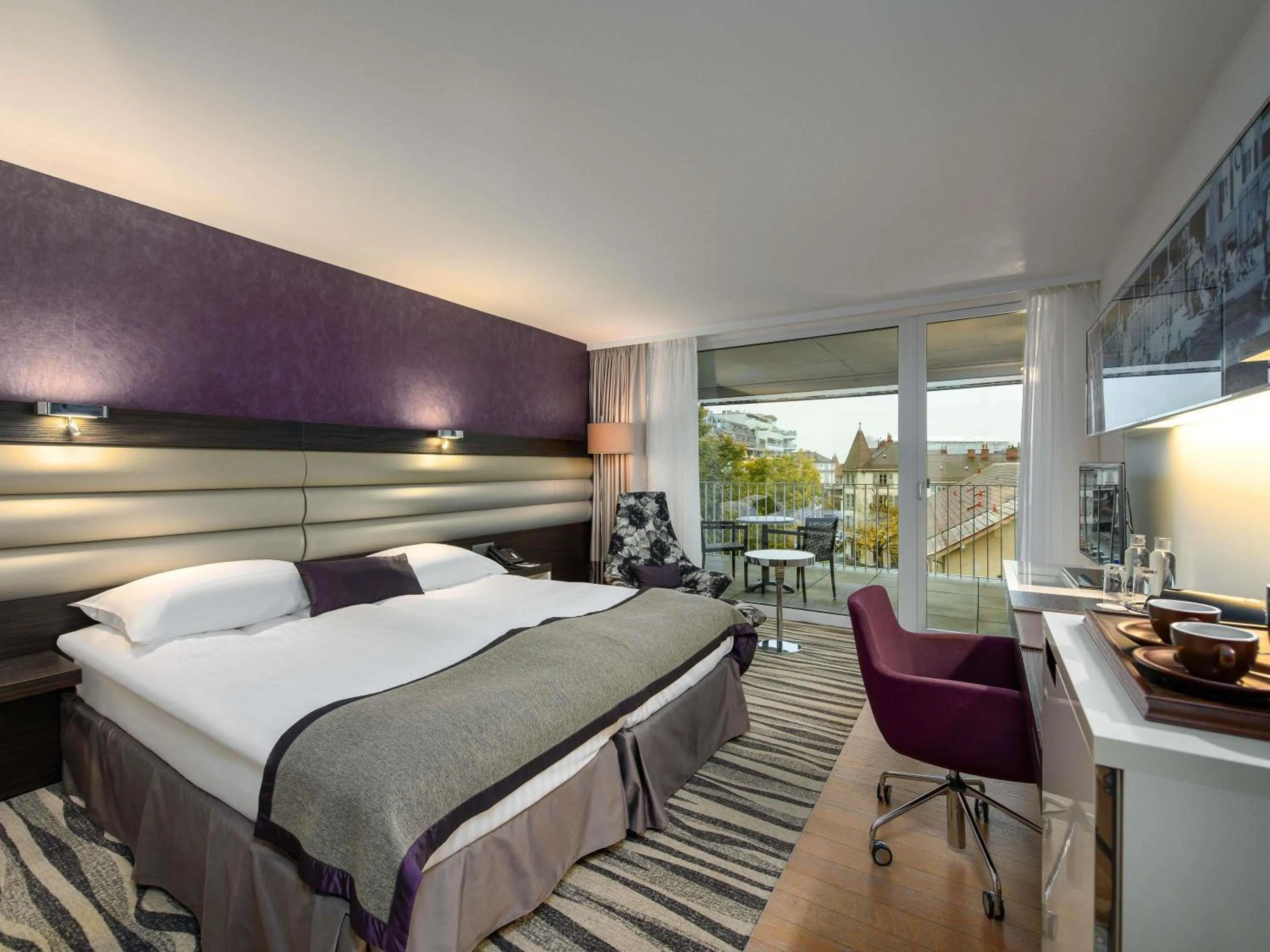 Premium Queen Room in Mövenpick Hotel Lausanne