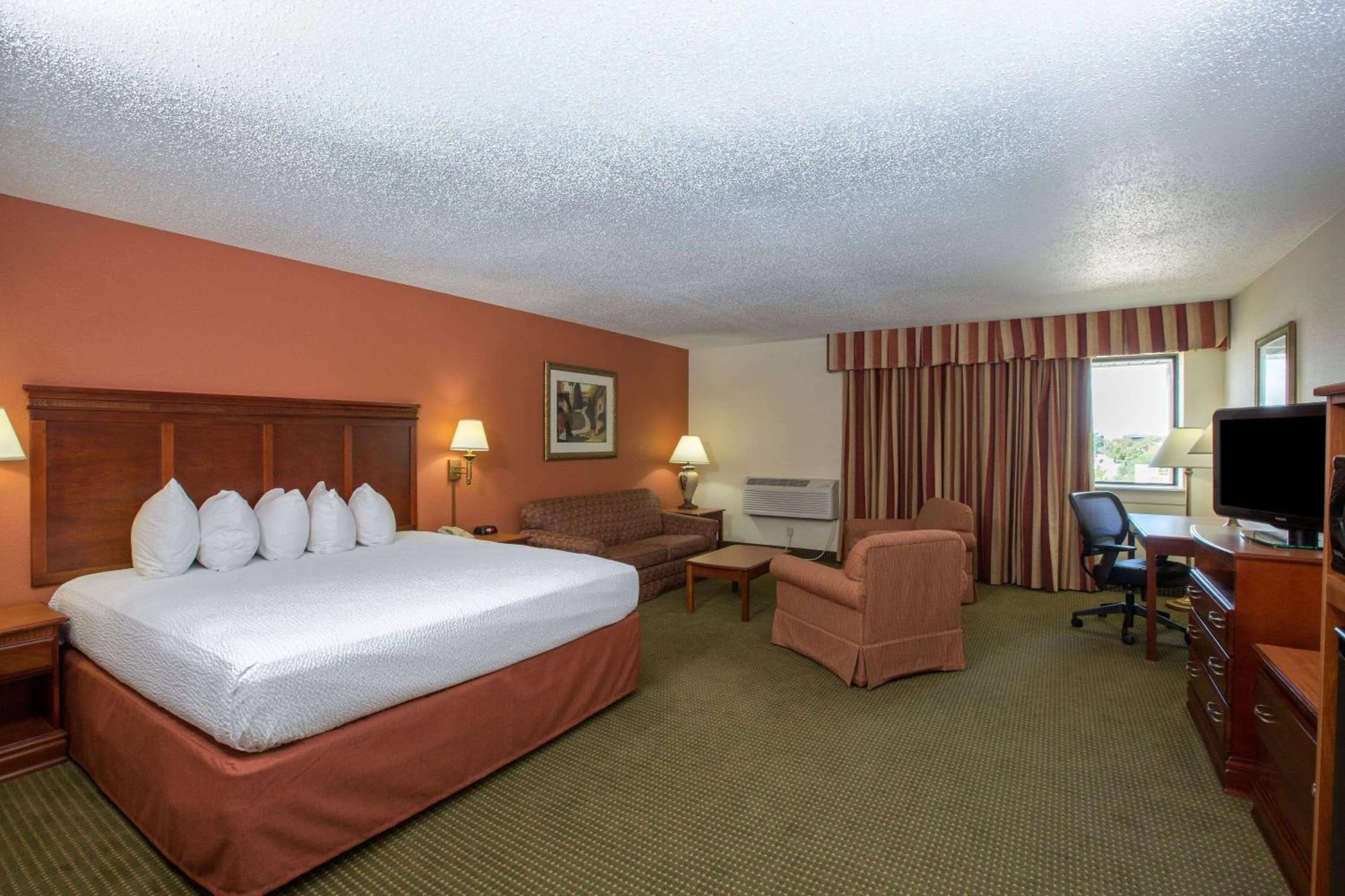 King Studio Suite - Non-Smoking in AmericInn by Wyndham Omaha