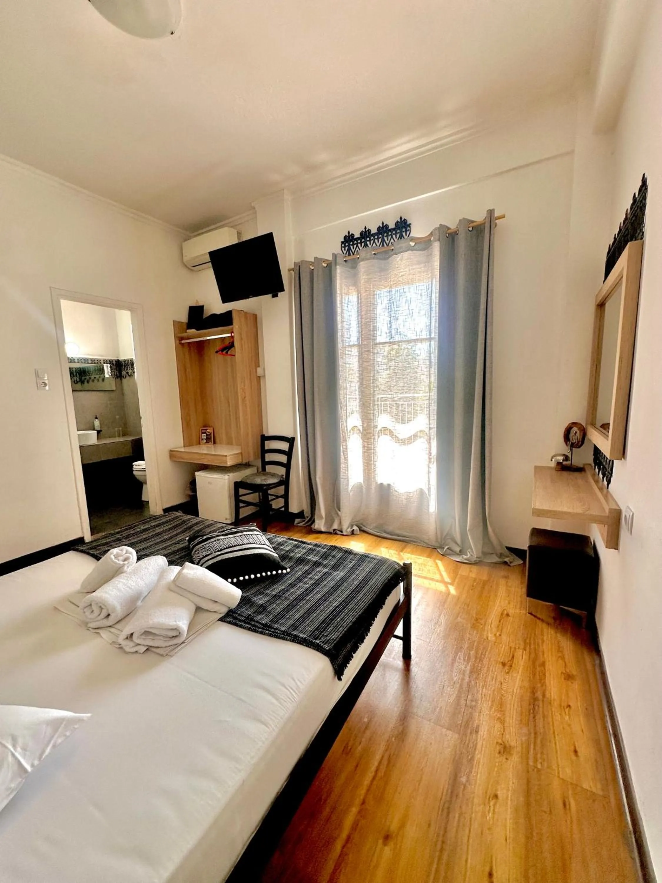 Superior Double or Twin Room with Private Bathroom in Sparta Team Hotel