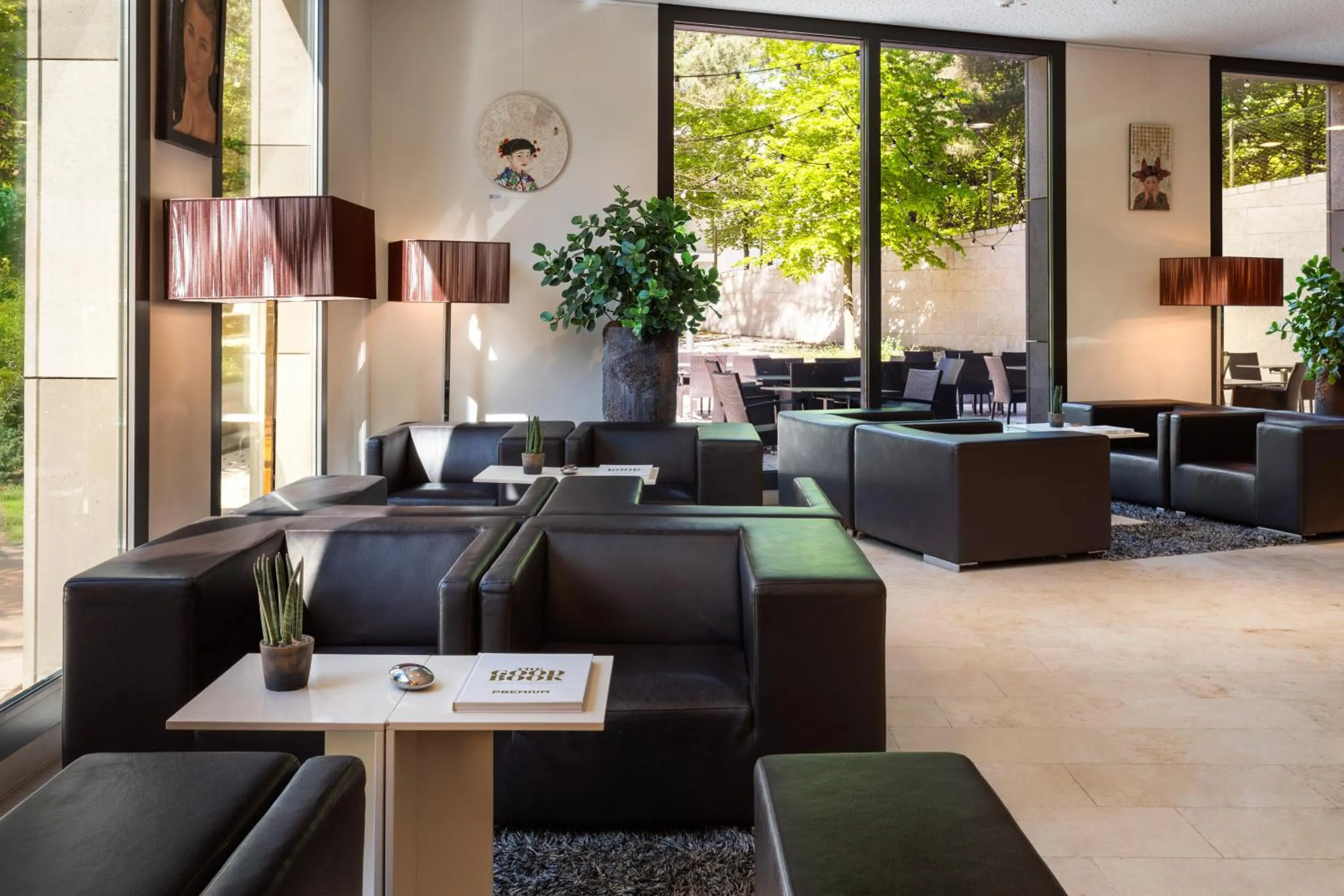 Restaurant/places to eat in Melia Luxembourg