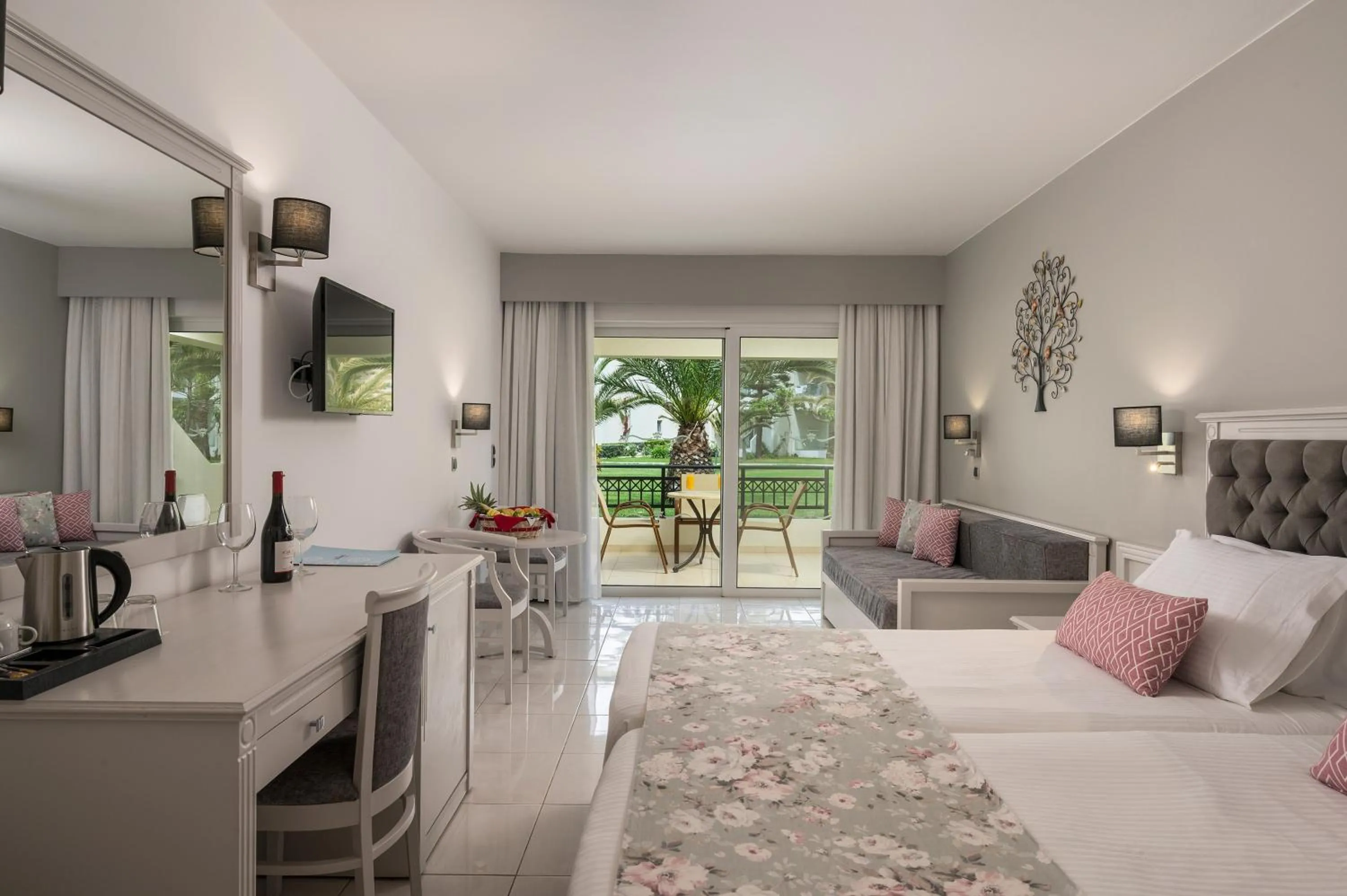 Twin Room with Side Sea View in Vantaris Palace