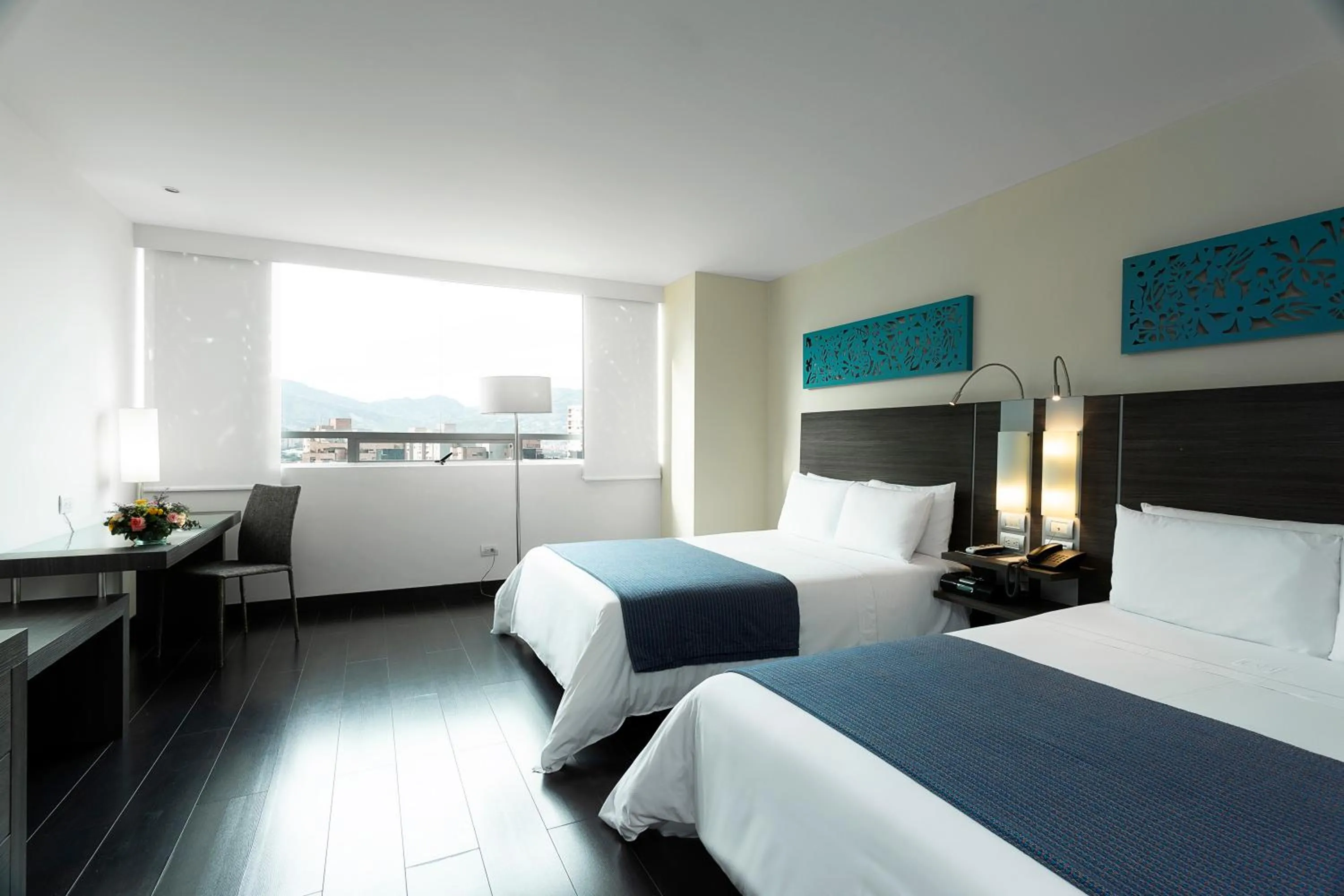 Twin Room with Two Double Beds in Hotel bh El Poblado