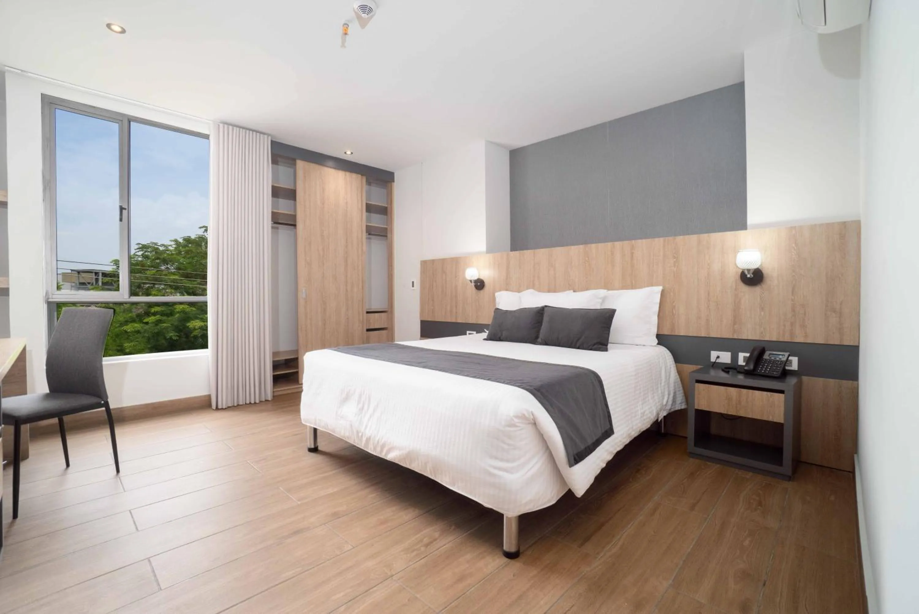 Queen Room in Hotel Plaza del Lili