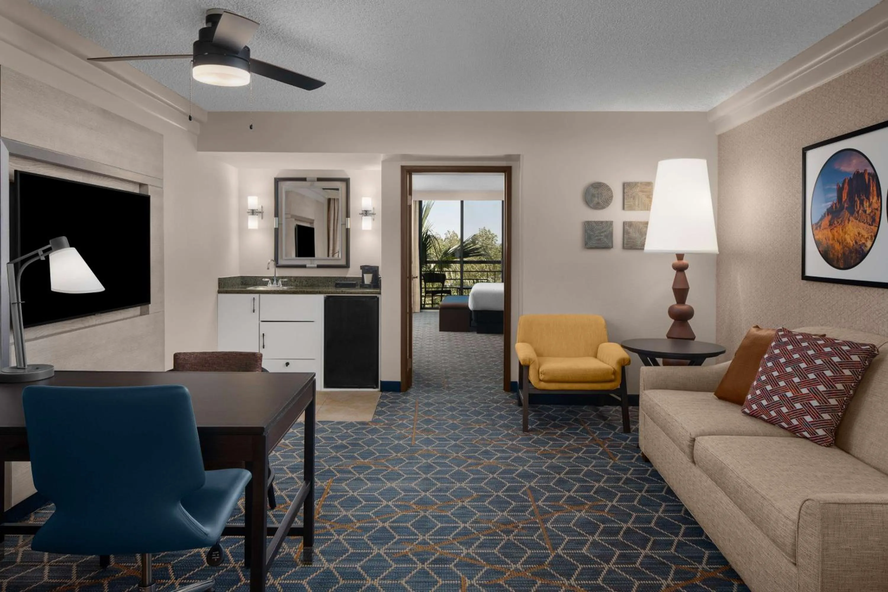 Premium King Suite in Embassy Suites by Hilton Phoenix Biltmore