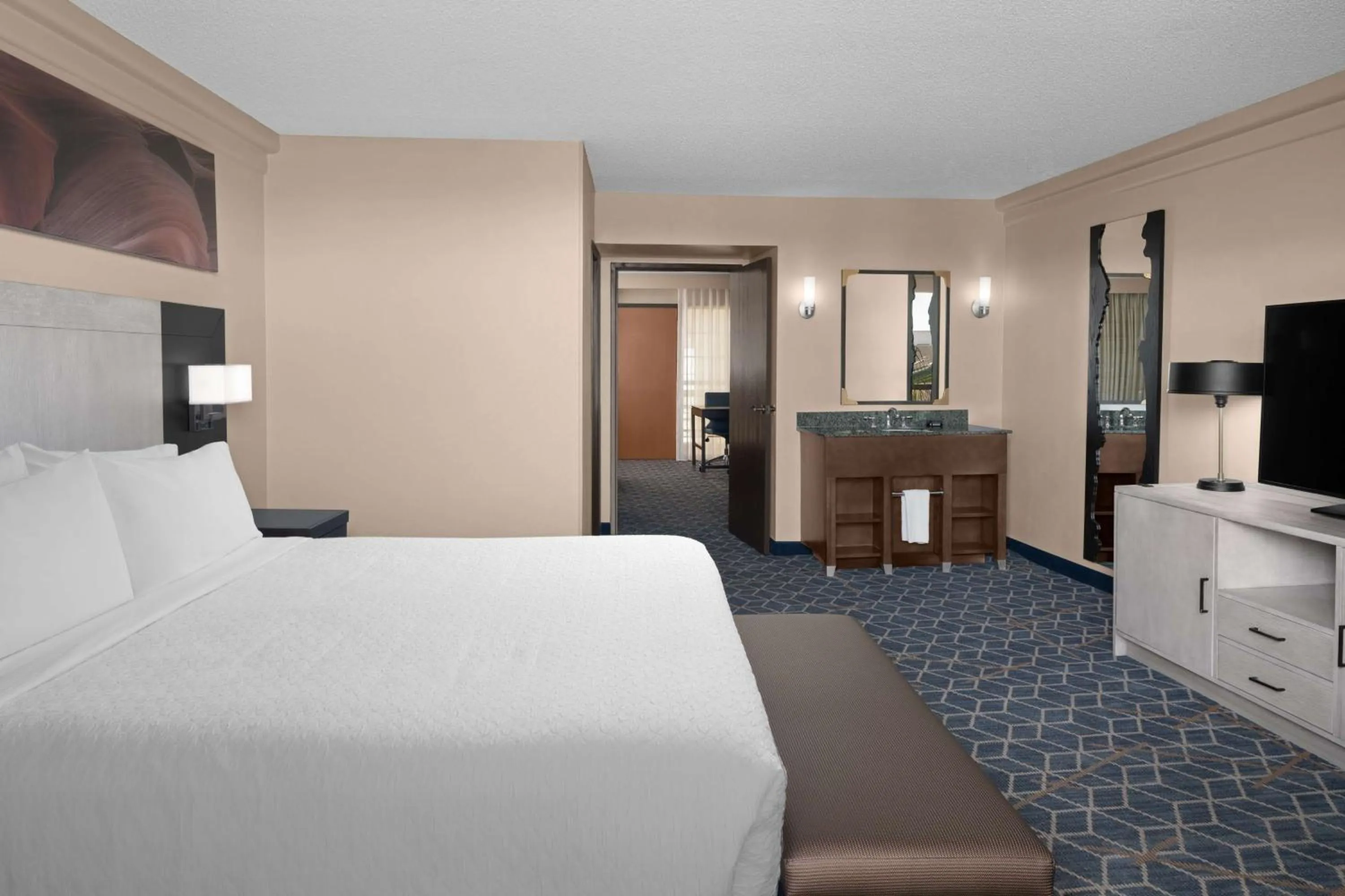 King Suite with Pool View in Embassy Suites by Hilton Phoenix Biltmore