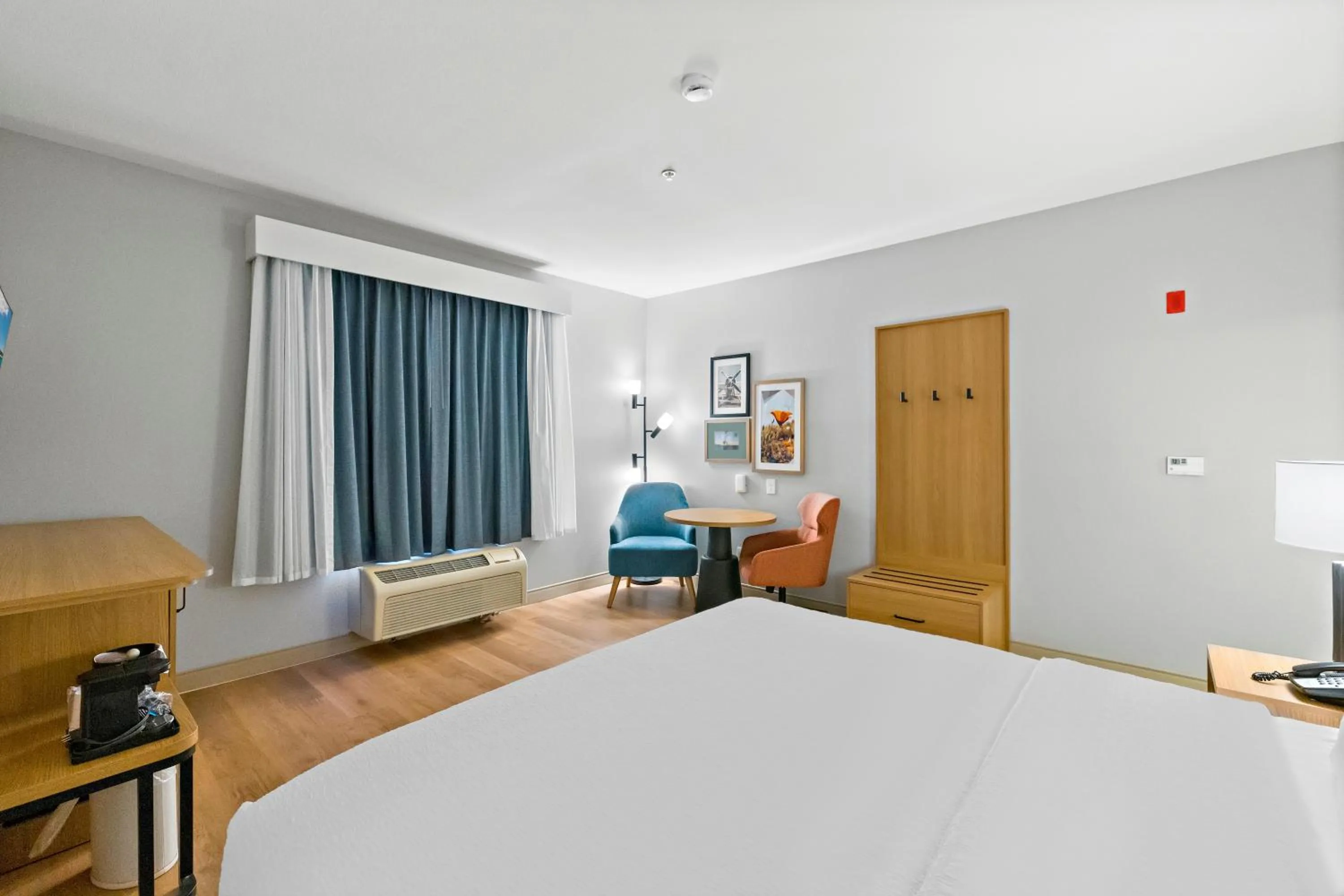 King Room - Mobility Access/Non-Smoking in Hampton Inn & Suites Lancaster