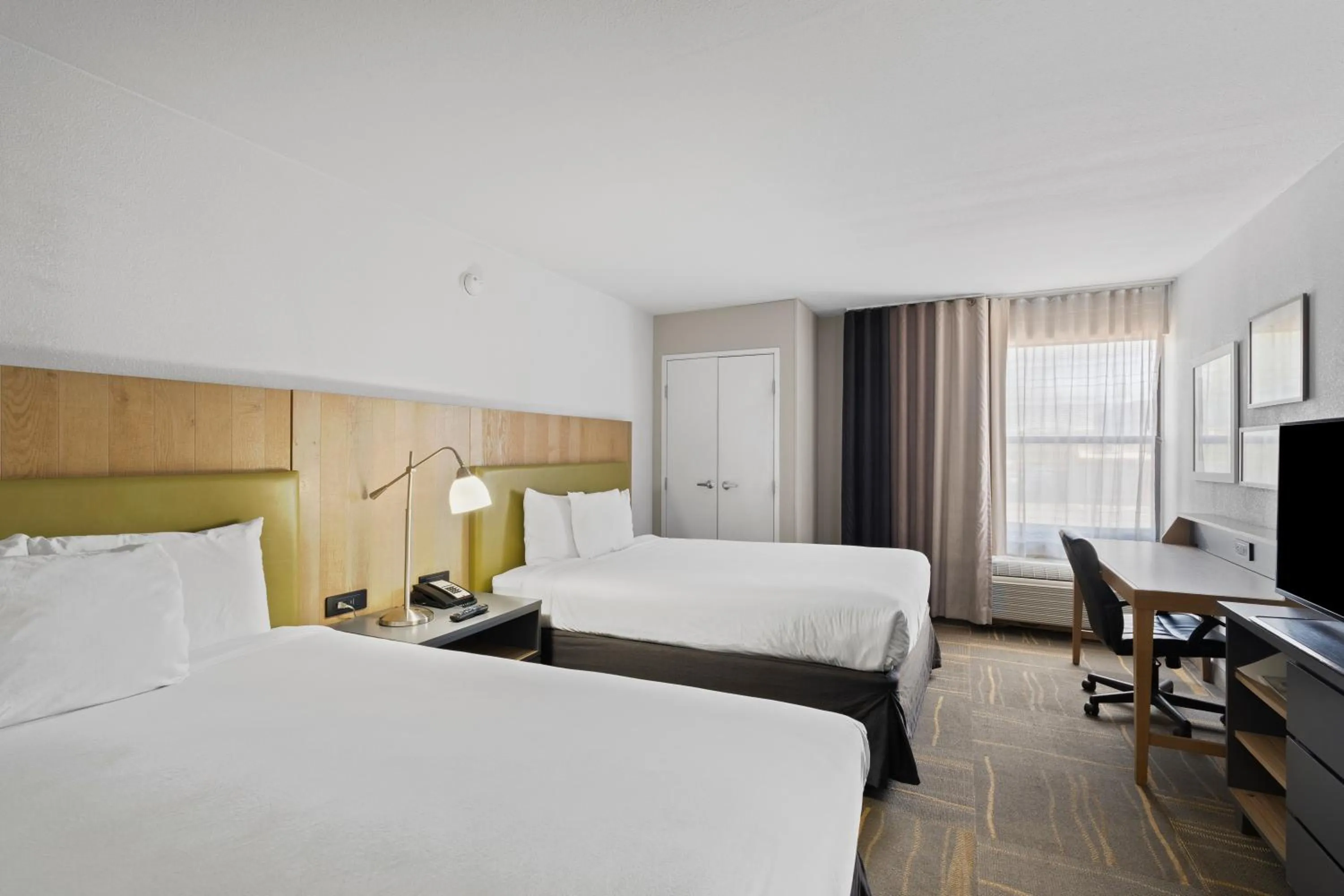 Queen Room with Two Queen Beds in GreenTree Inn & Suites Phoenix Sky Harbor