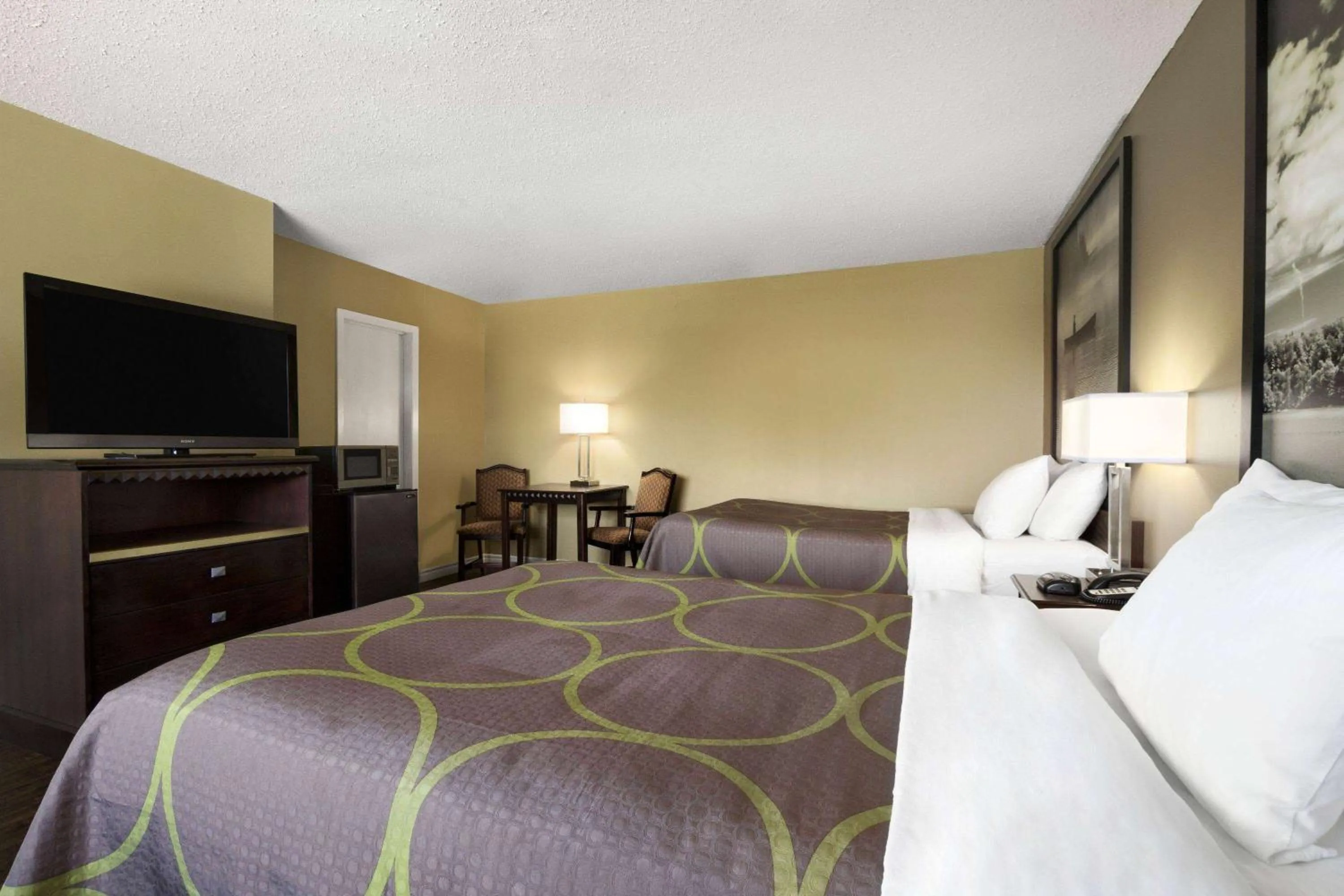 Queen Room with Two Queen Beds and Roll-In Shower - Mobility Accessible/Non-Smoking in Super 8 by Wyndham Brockville