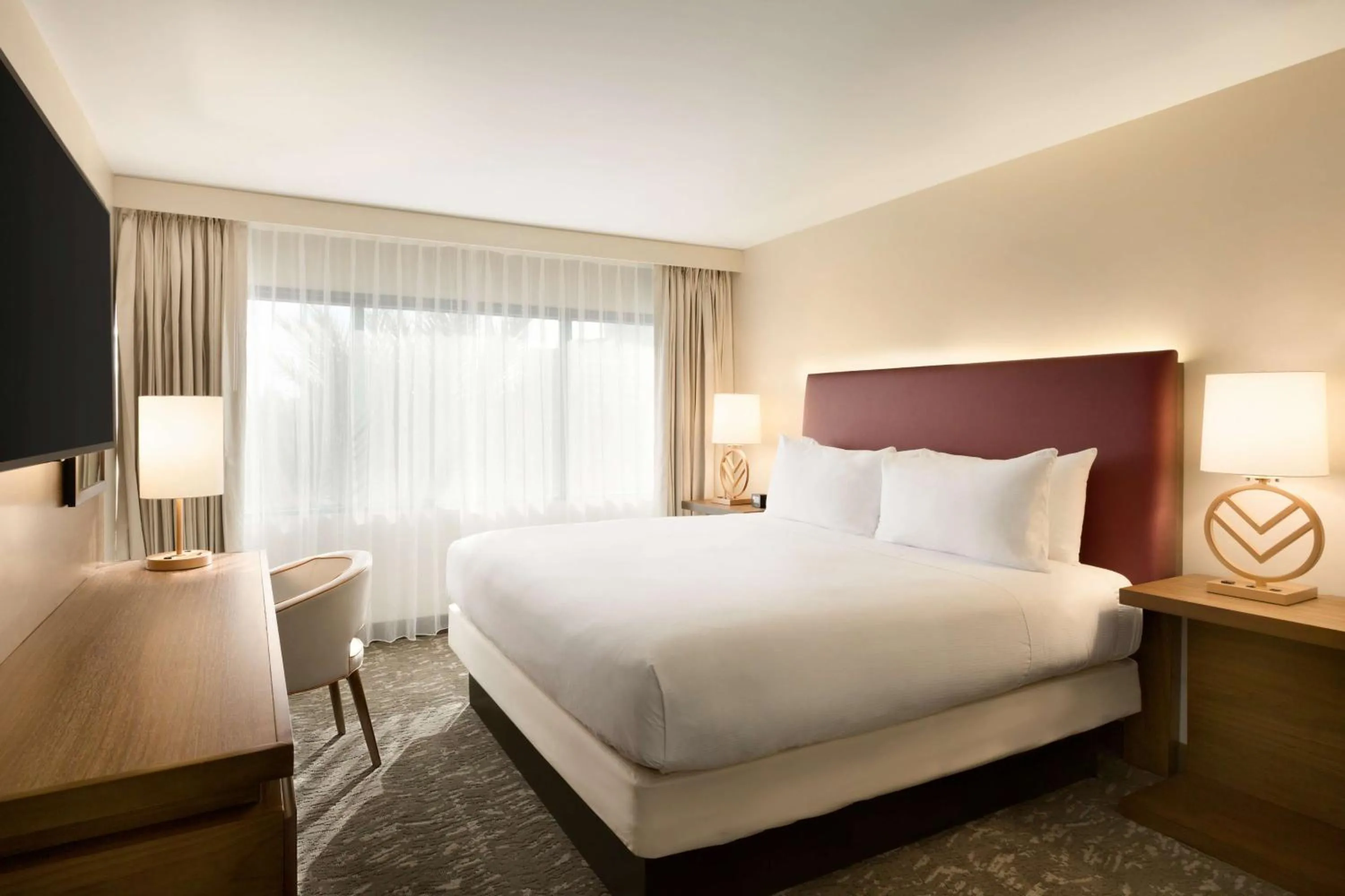 One-Bedroom King Suite - Mobility Accessible in Embassy Suites by Hilton Phoenix Downtown North