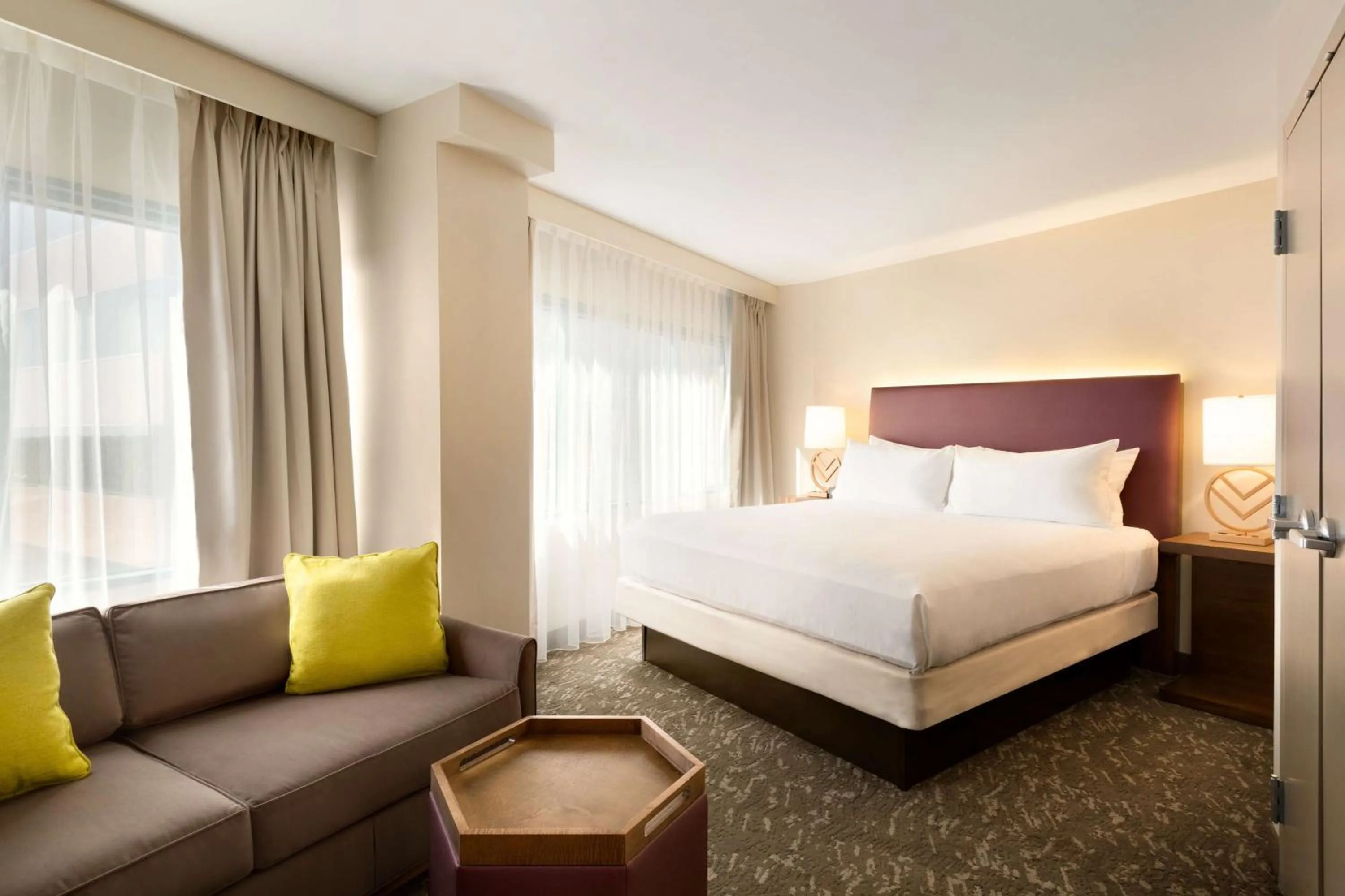 King Studio in Embassy Suites by Hilton Phoenix Downtown North