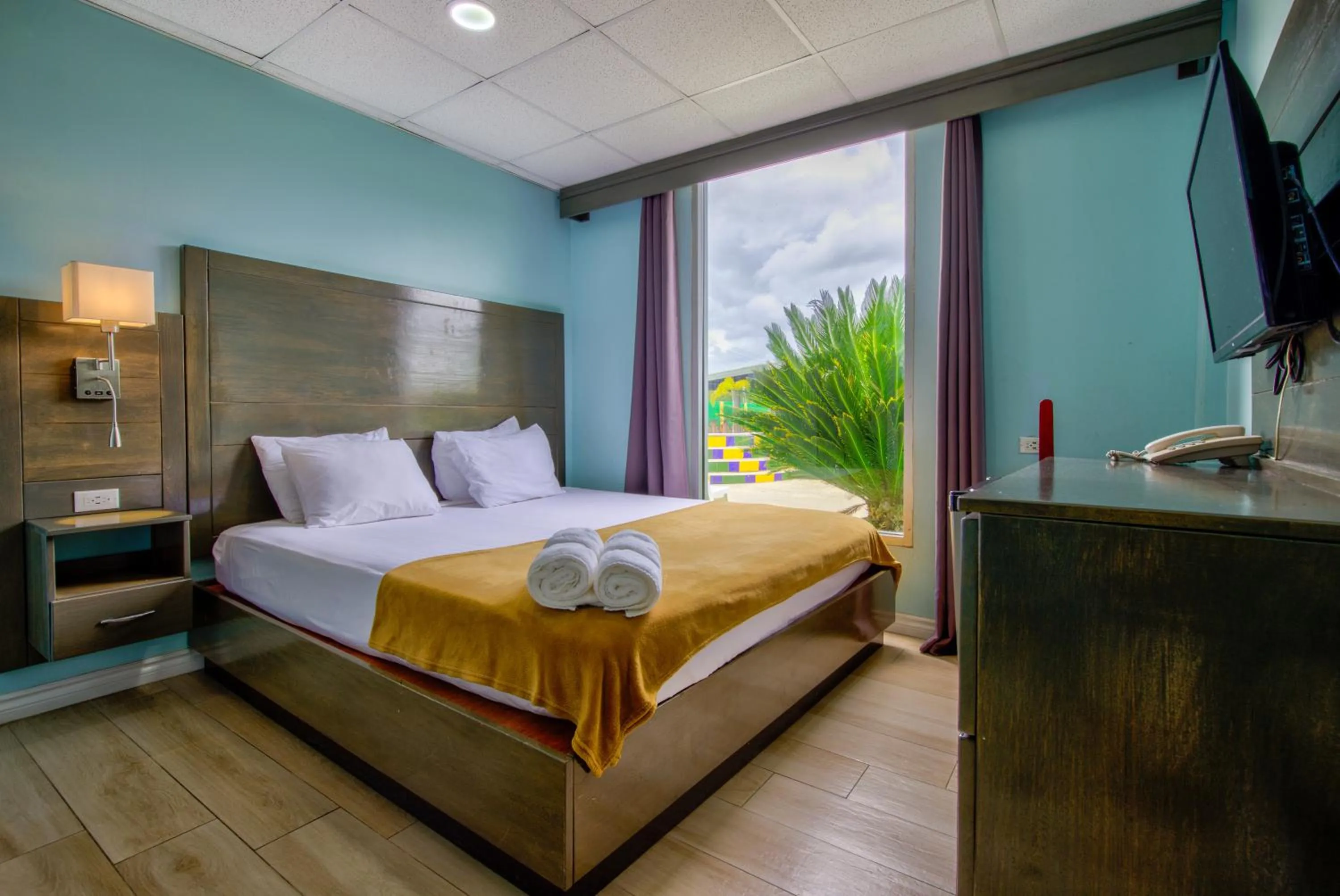 Deluxe Single Room - single occupancy in Airport Suites Hotel