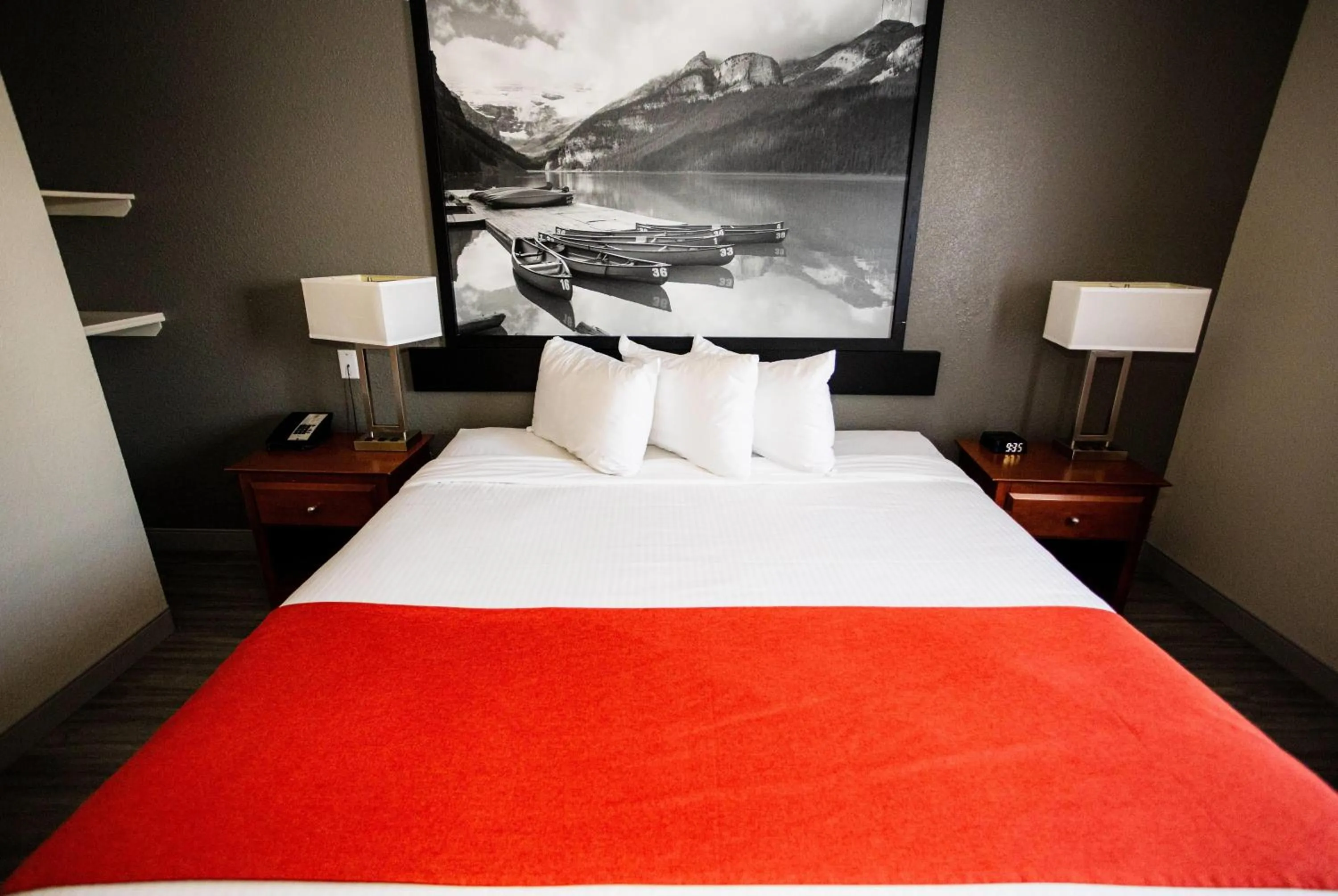 Queen Room with Sofa Bed - Non-Smoking in Super 8 by Wyndham Drayton Valley